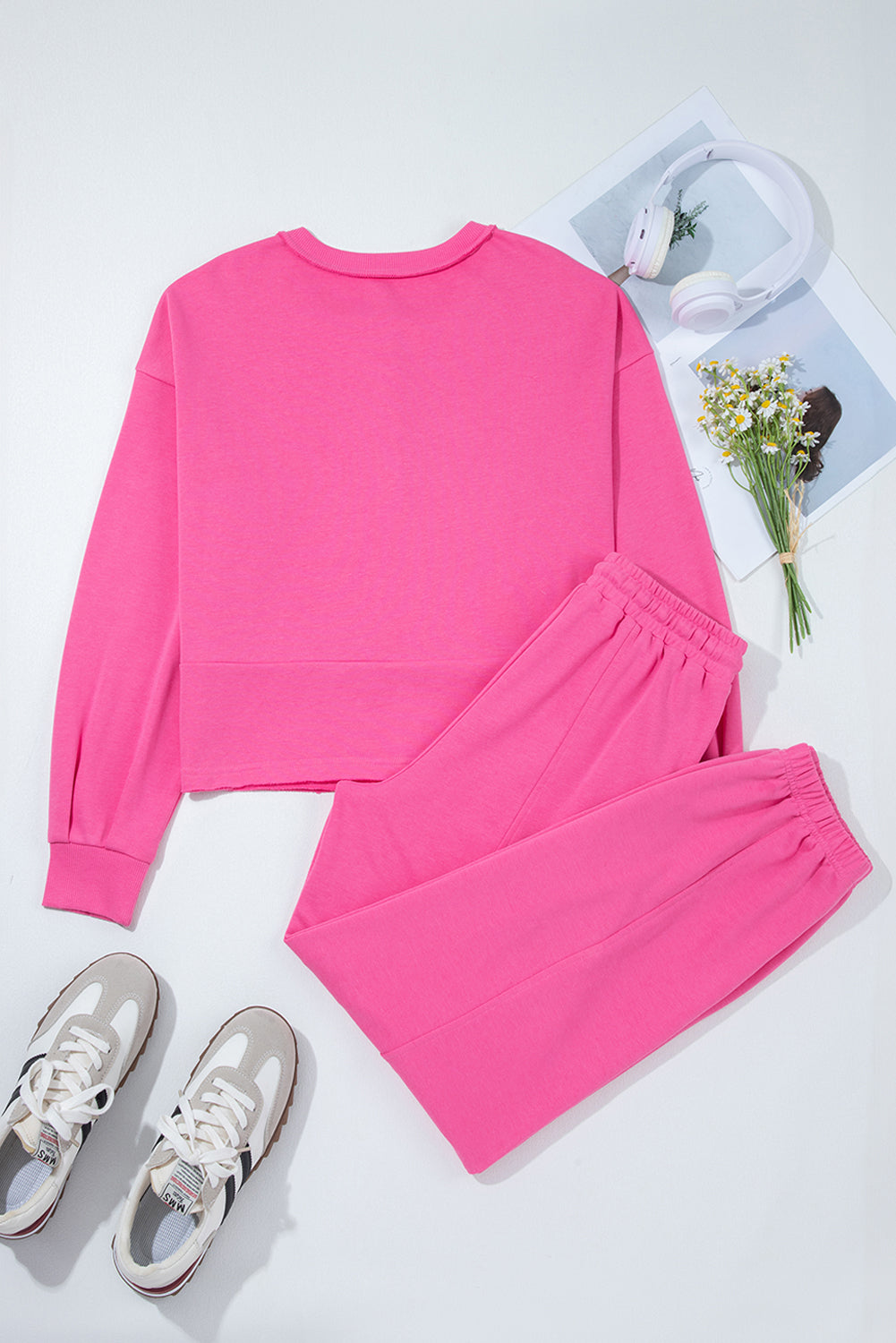 Vera Pullover mit rohem Saum und halben Knöpfen sowie Jogginghosen-Set