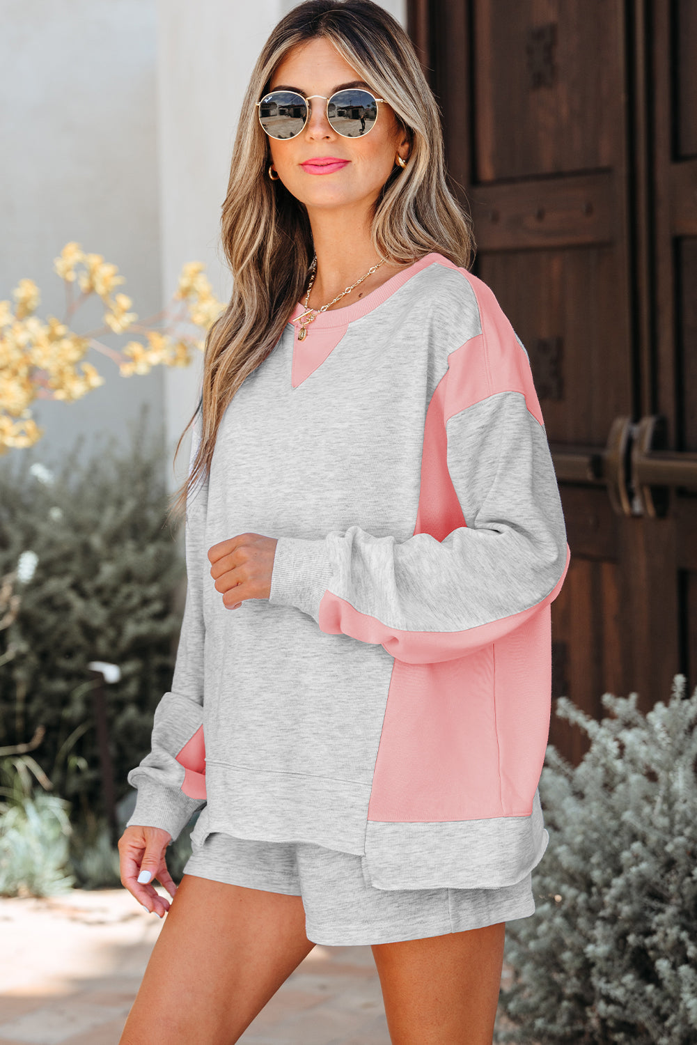 Charlie Pullover mit rohem Saum und lässigem Shorts-Set