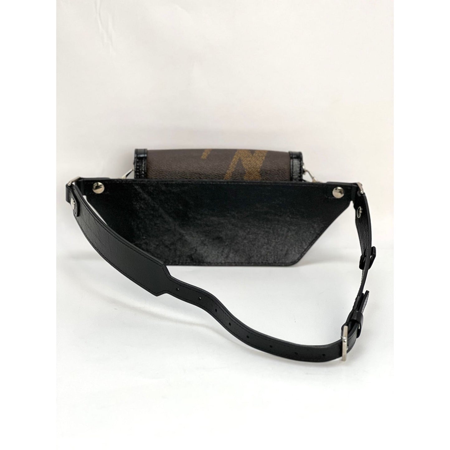 LOUIS VUITTON Marsupio Clutch Cintura Dauphine Monogramma Gigante Inverso