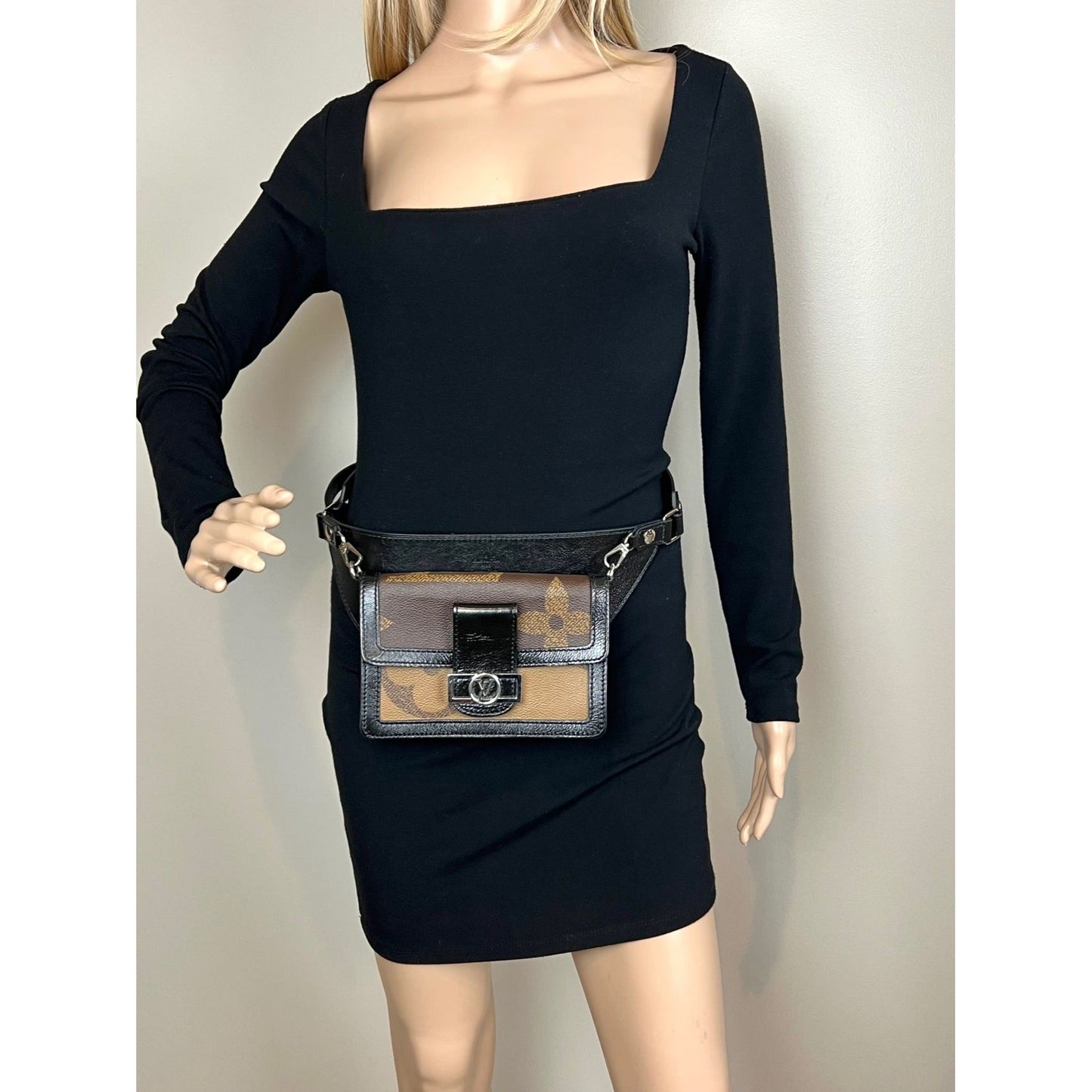 LOUIS VUITTON Reverse Giant Monogram Dauphine Belt Bumbag Clutch