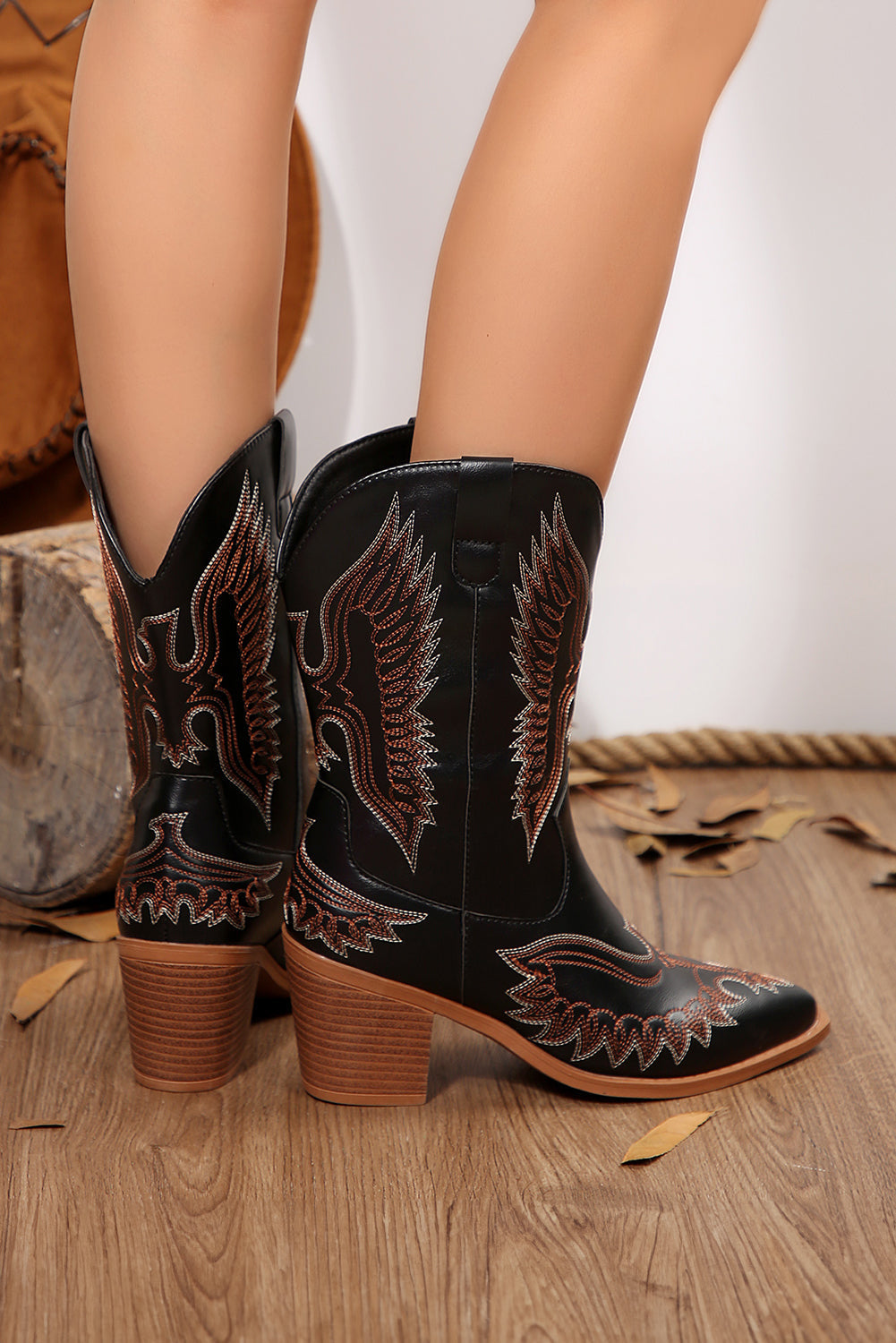 Mackenzie Western Eagle Haftowane Botki z Sztucznej Skóry