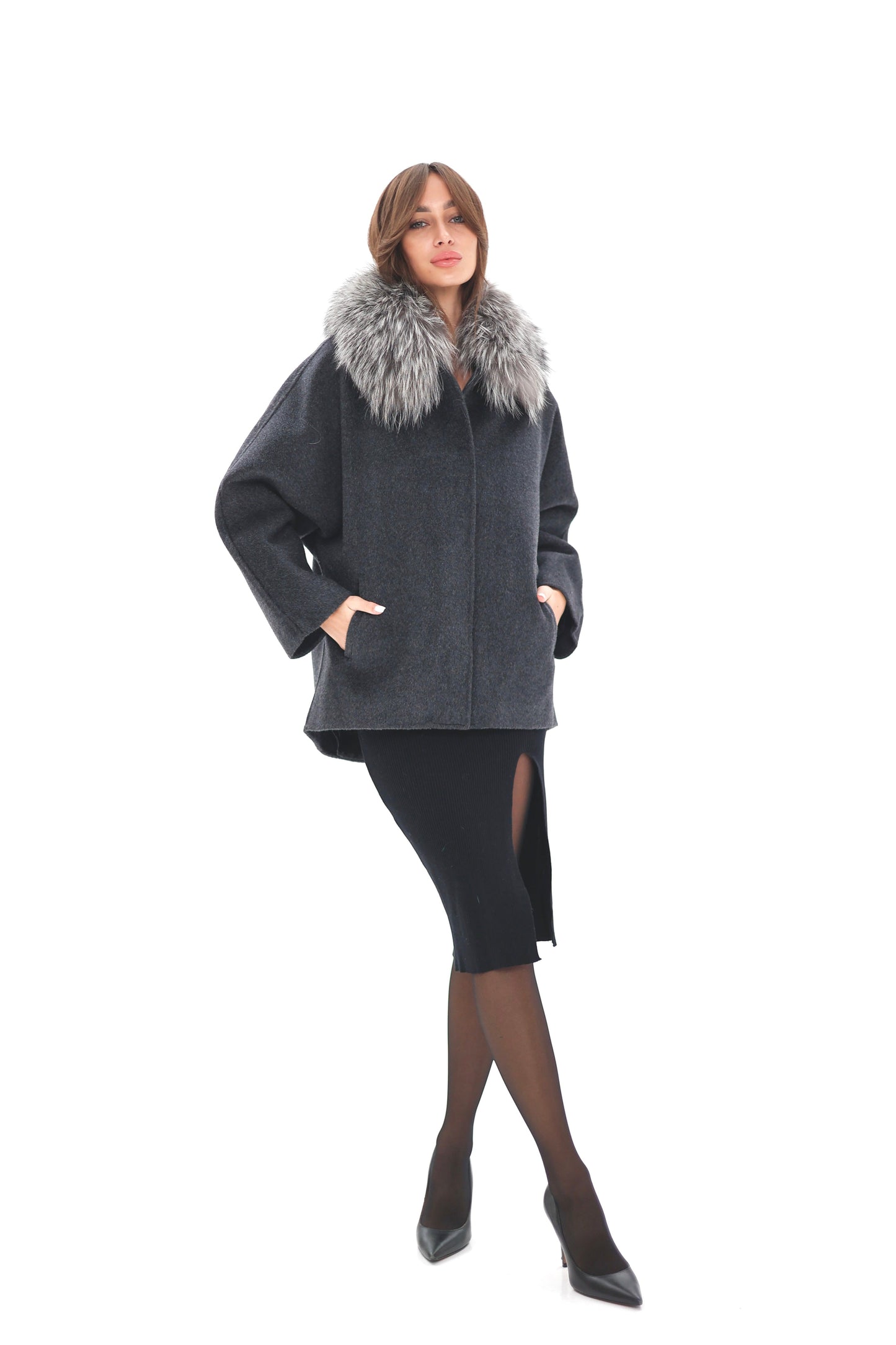 Manteau en laine vierge avec fourrure de renard argenté authentique