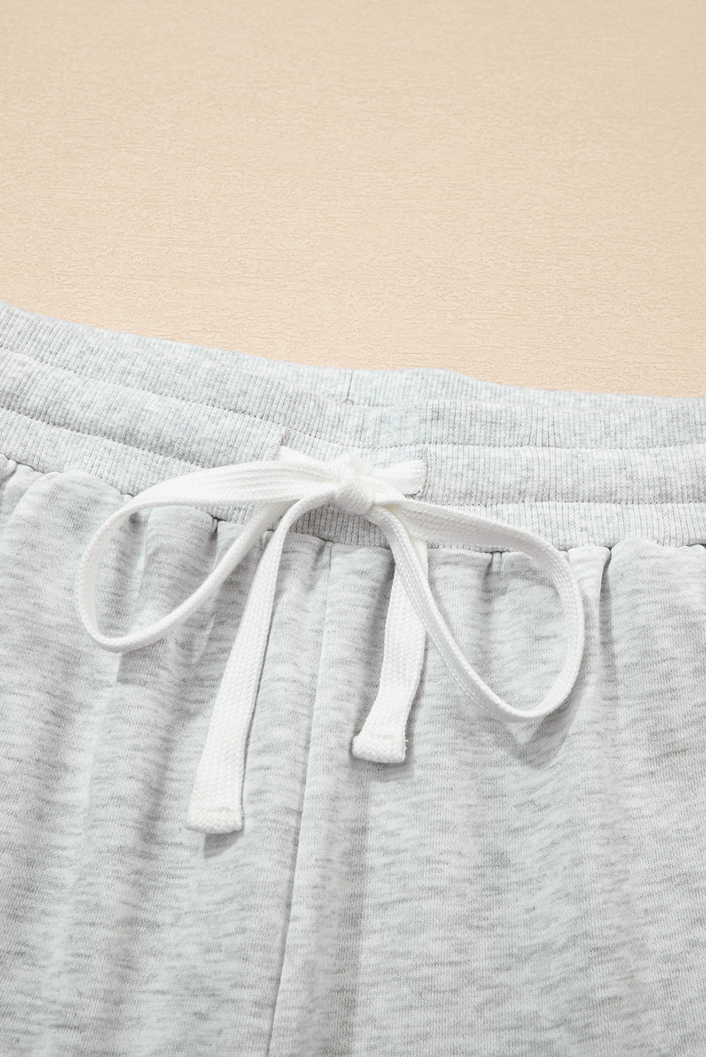 Charlie Pullover mit rohem Saum und lässigem Shorts-Set