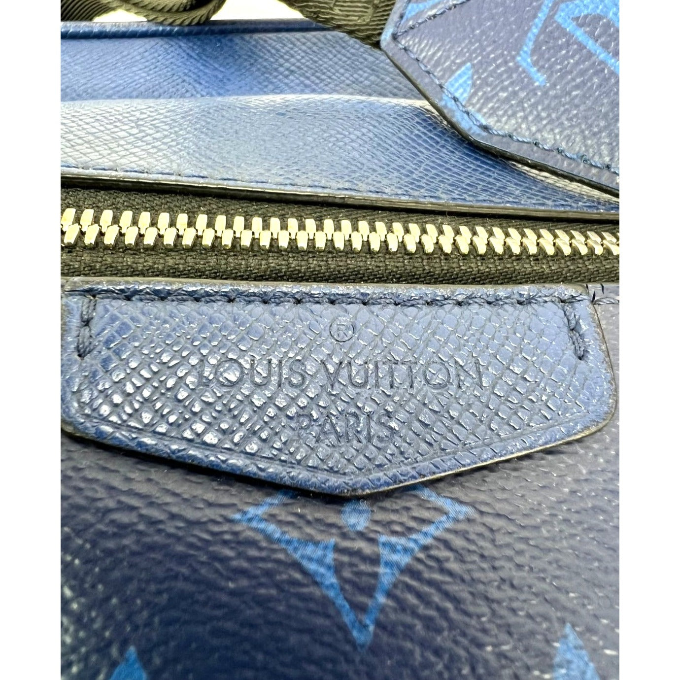 LOUIS VUITTON Taigarama Outdoor Blue Messenger Bag