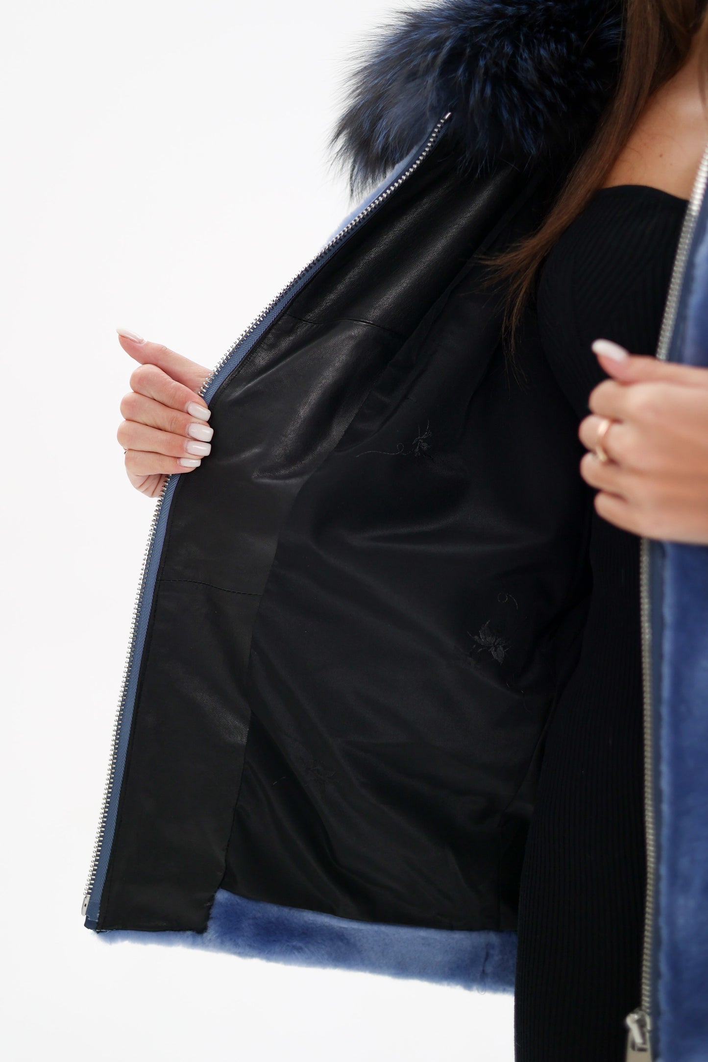 Manteau en laine vierge avec fourrure de renard argenté authentique