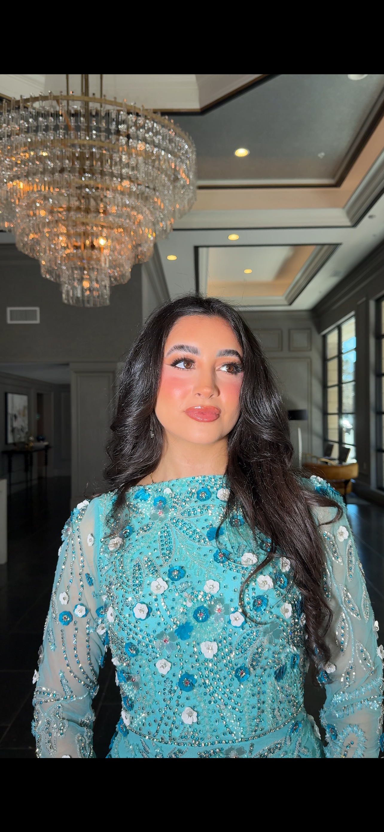 Raihana sukienka wieczorowa z długim rękawem, wysokim kołnierzem, kwiatowymi cekinami, skromna