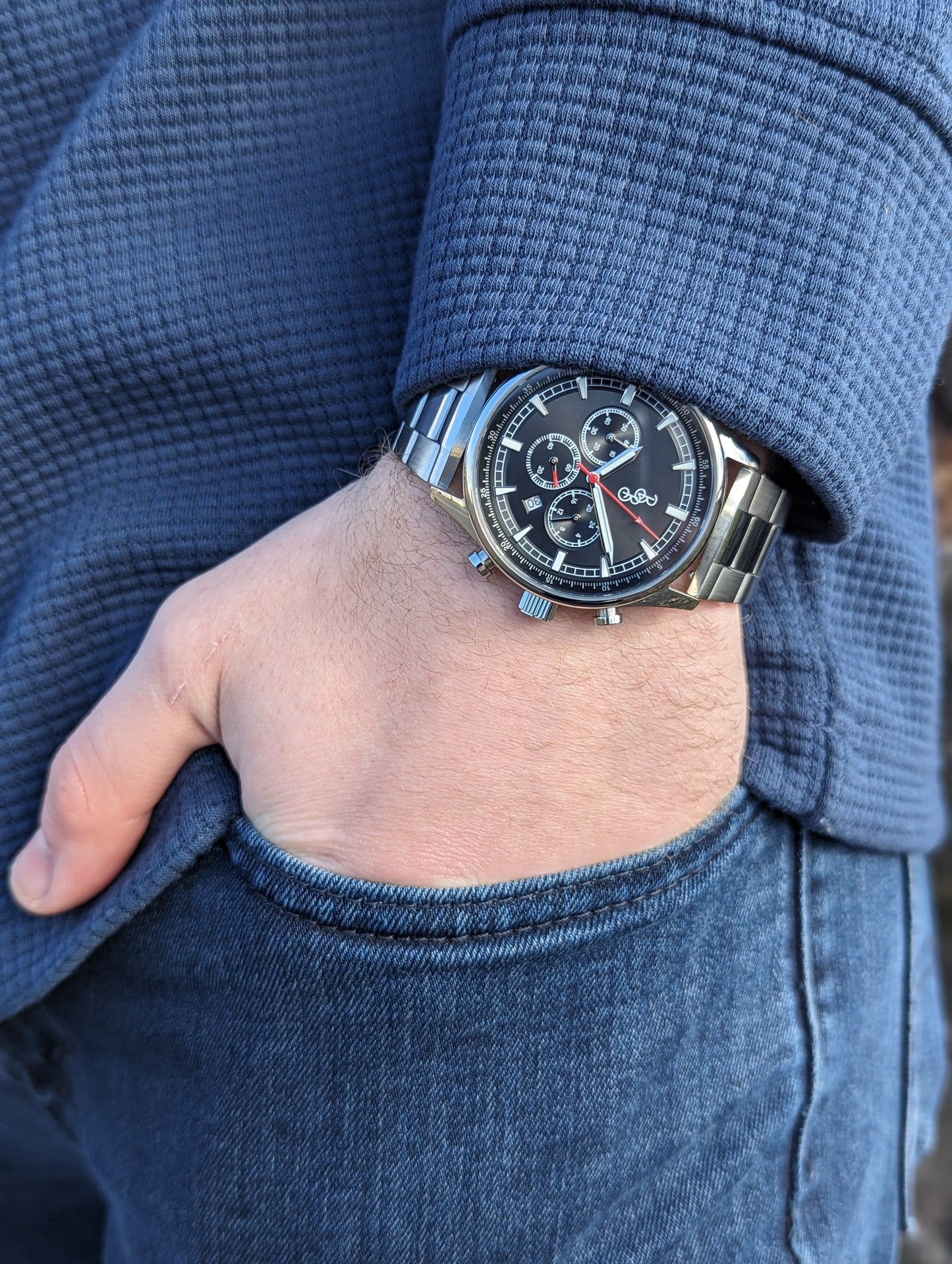 Czarny sportowy chronograf