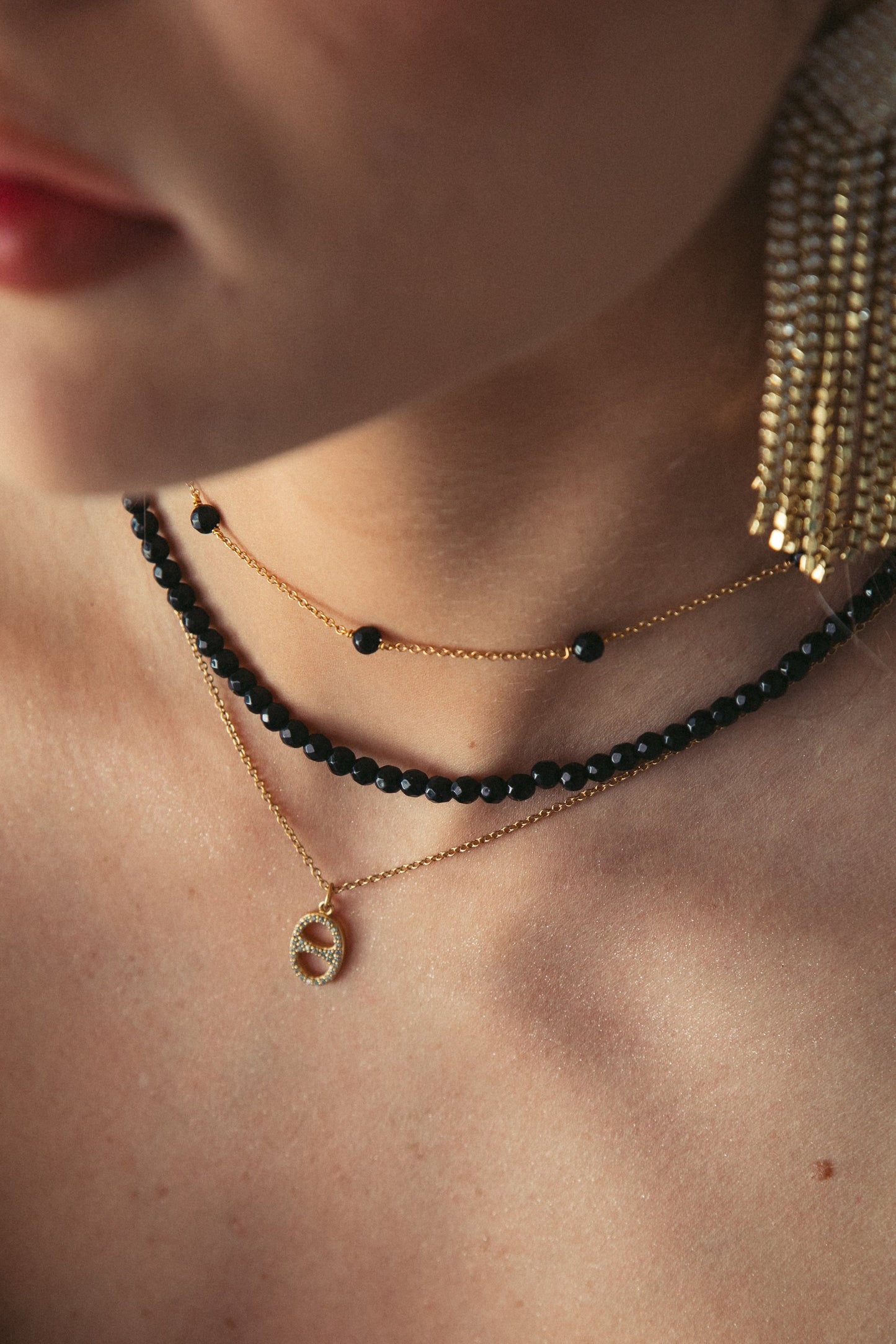 AMORA CHOKER