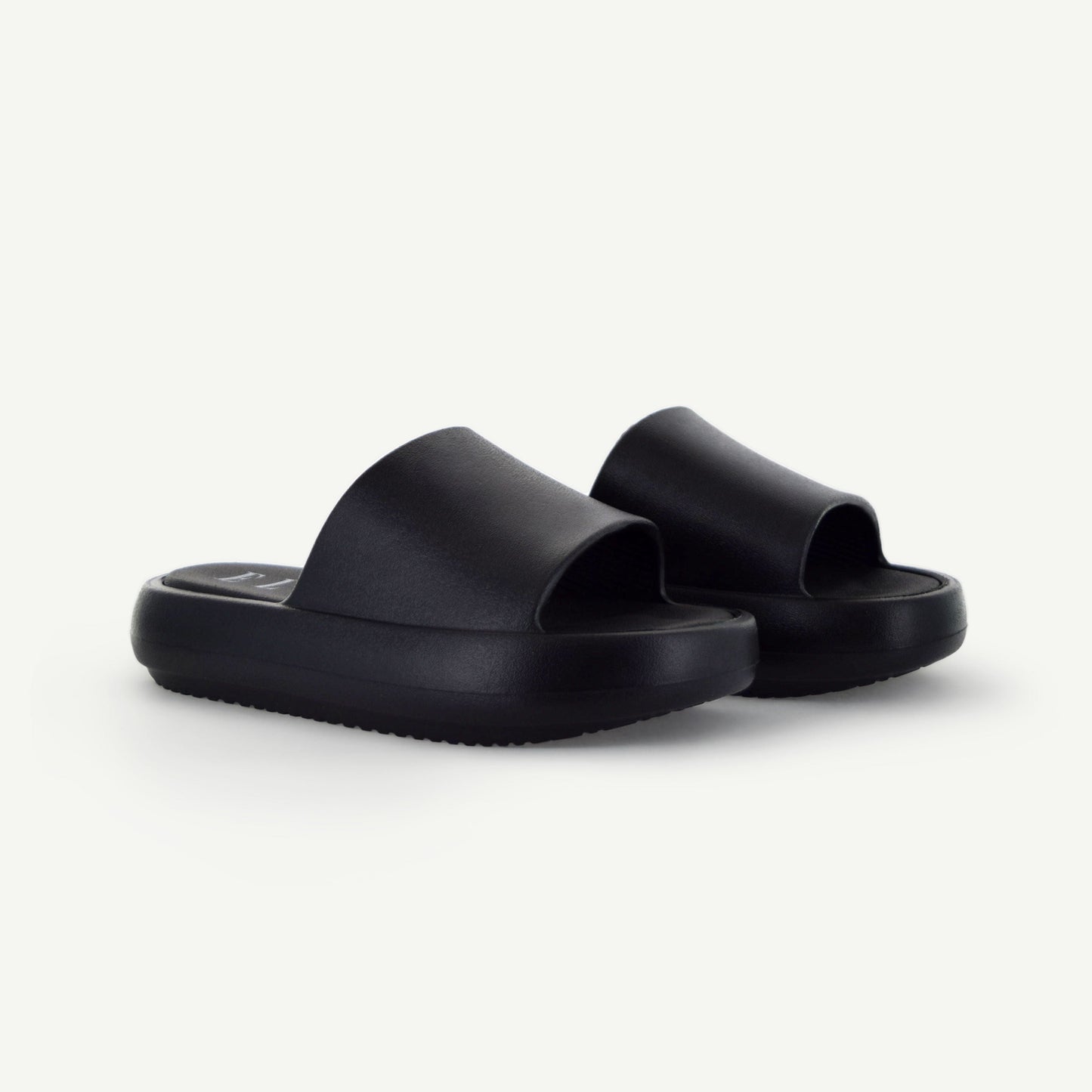 ST. TROPEZ: PLATTFORMSANDAL - SVART