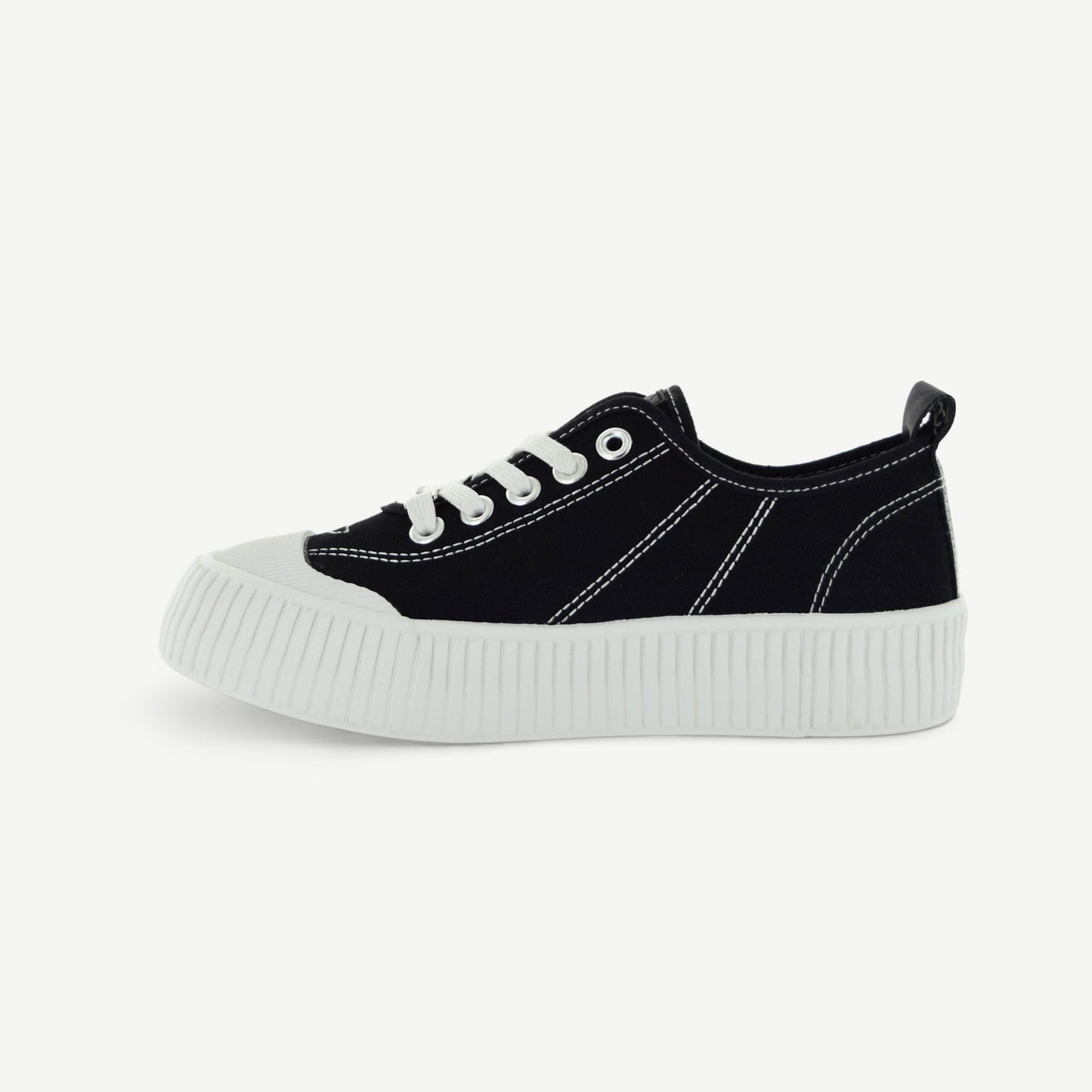 COURT ROYALE: SCARPA DA CAMPO VULCANIZZATA - NERO/BIANCO
