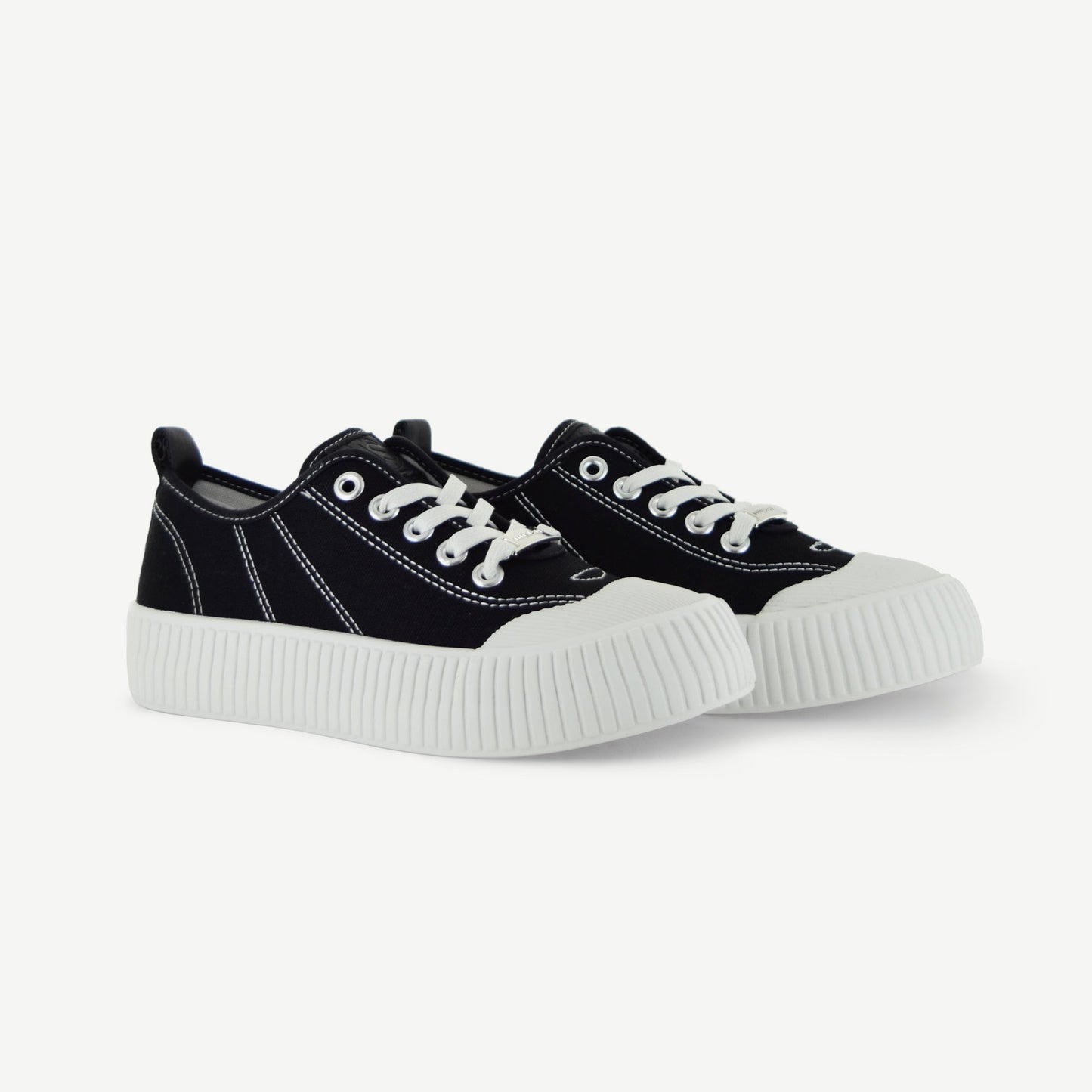 COURT ROYALE: SCARPA DA CAMPO VULCANIZZATA - NERO/BIANCO