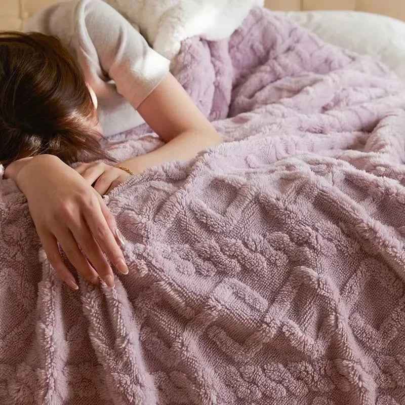 Heavy Winter Blanket | Dual-Sided Microfiber Flannel and Lamb Wool for Ultimate Warmth 8