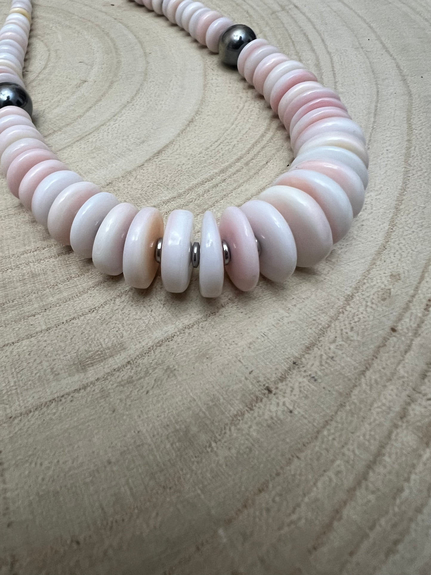 Pink Conch Graduated Necklace - 23 inch