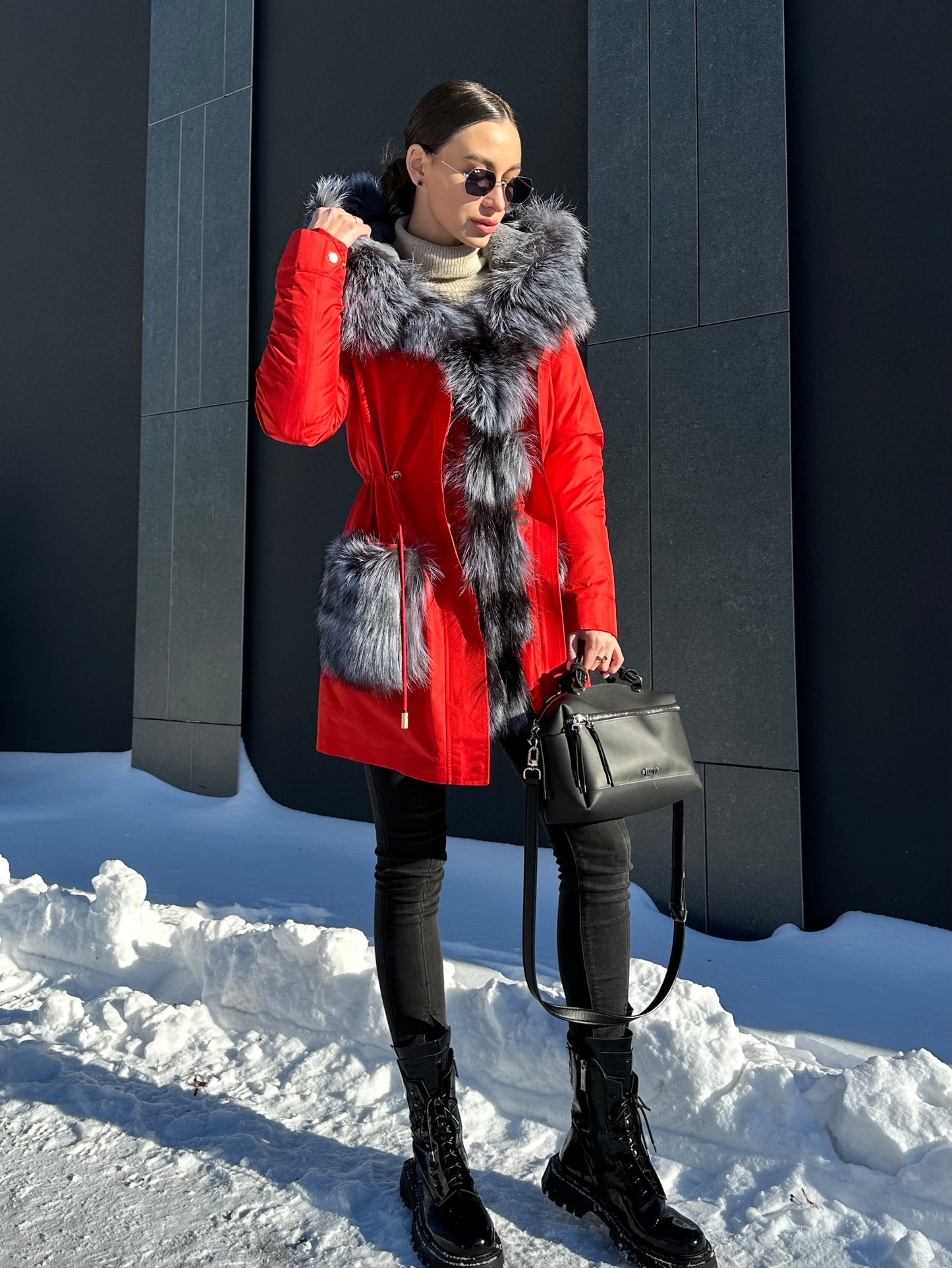 Ekte sølvrev pels kaninpels isolert parkas