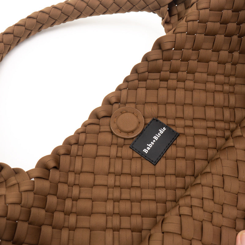The Charli | Grote Geweven Neopreen Tote met Polsband | Chocolade