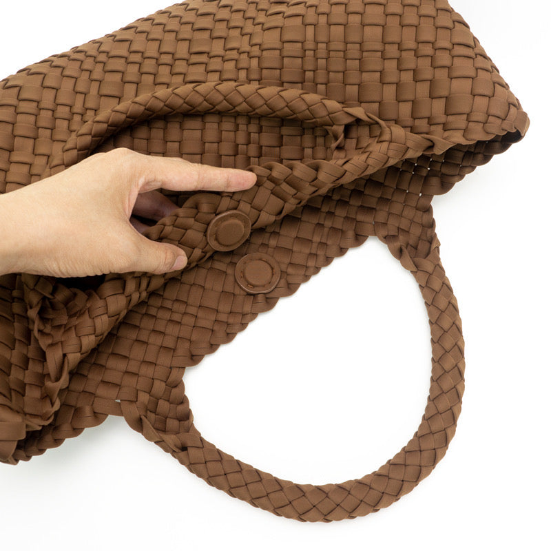 The Charli | Grote Geweven Neopreen Tote met Polsband | Chocolade