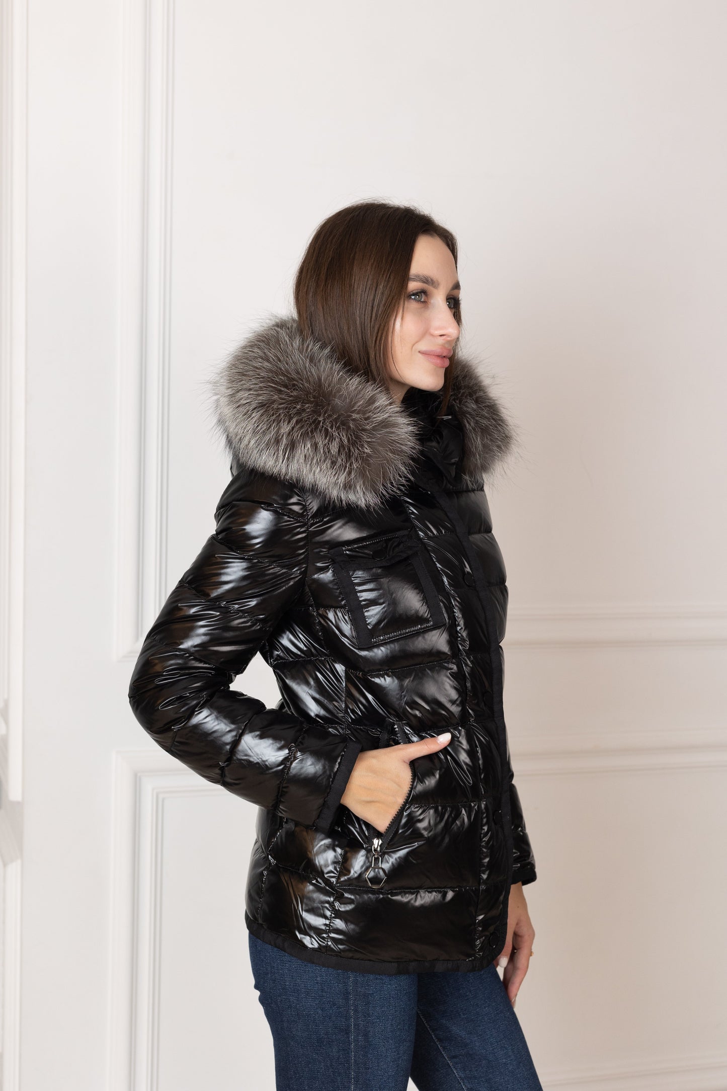 Cappotto leggero imbottito in piuma con pelliccia di volpe argentata autentica