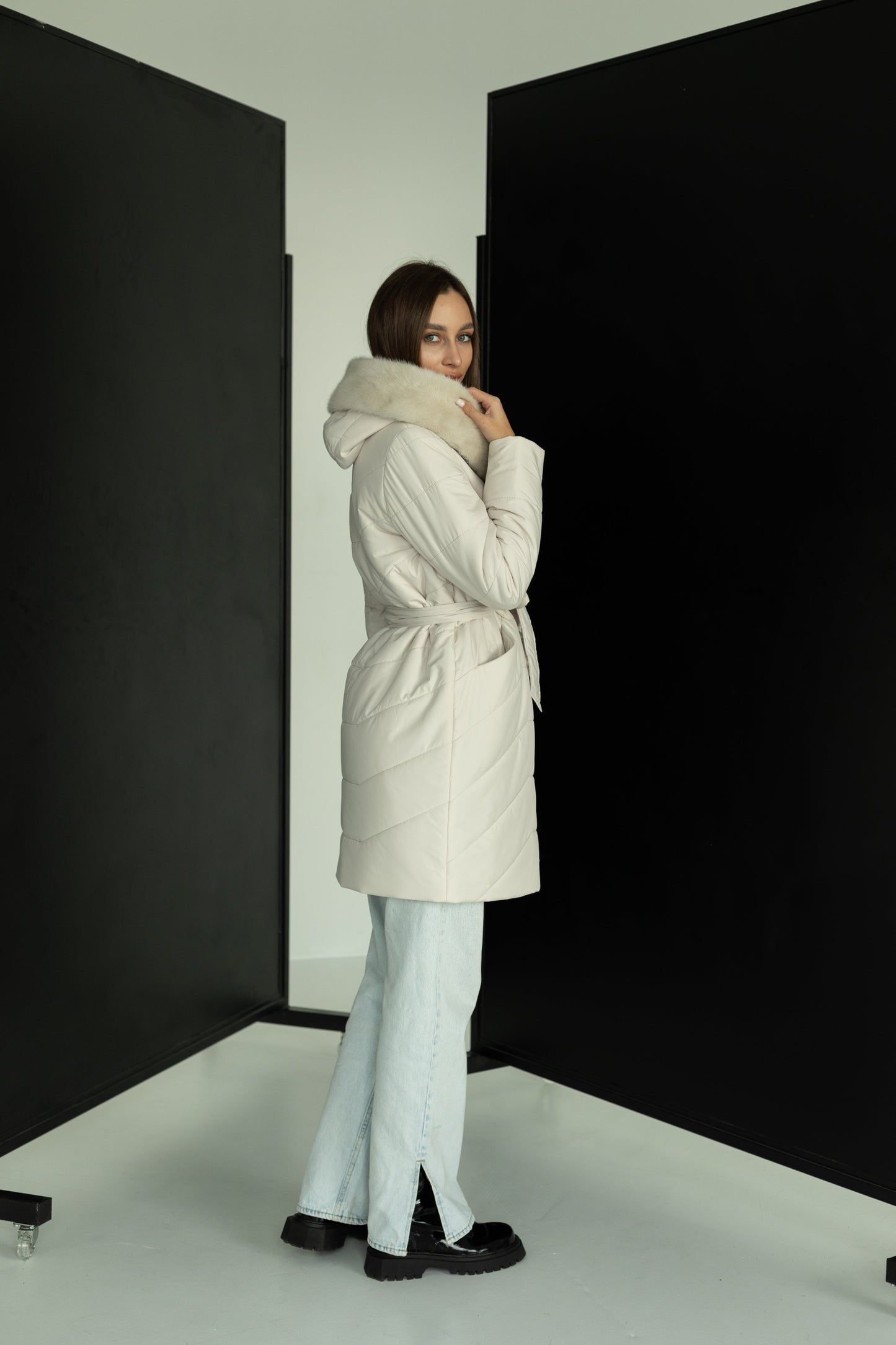 Płaszcz z wełny wielbłądziej z oryginalnym obszyciem z norek