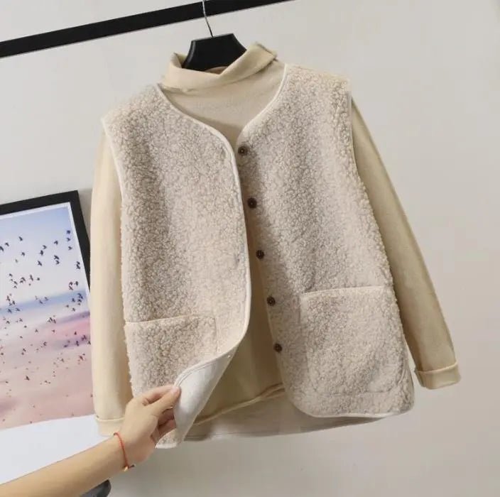Luxurious Plush Vest for Stylish Layering – Soft and Comfortable Design 8
