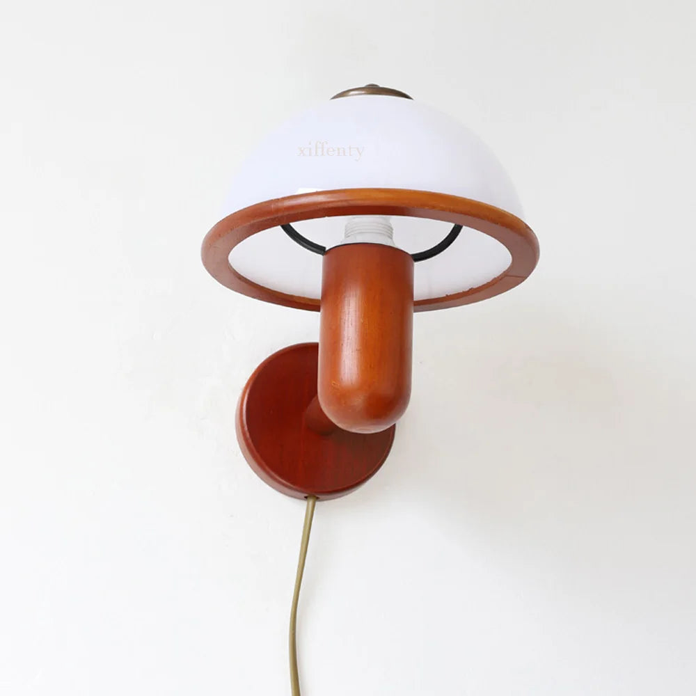 Japansk vägglampa i trä