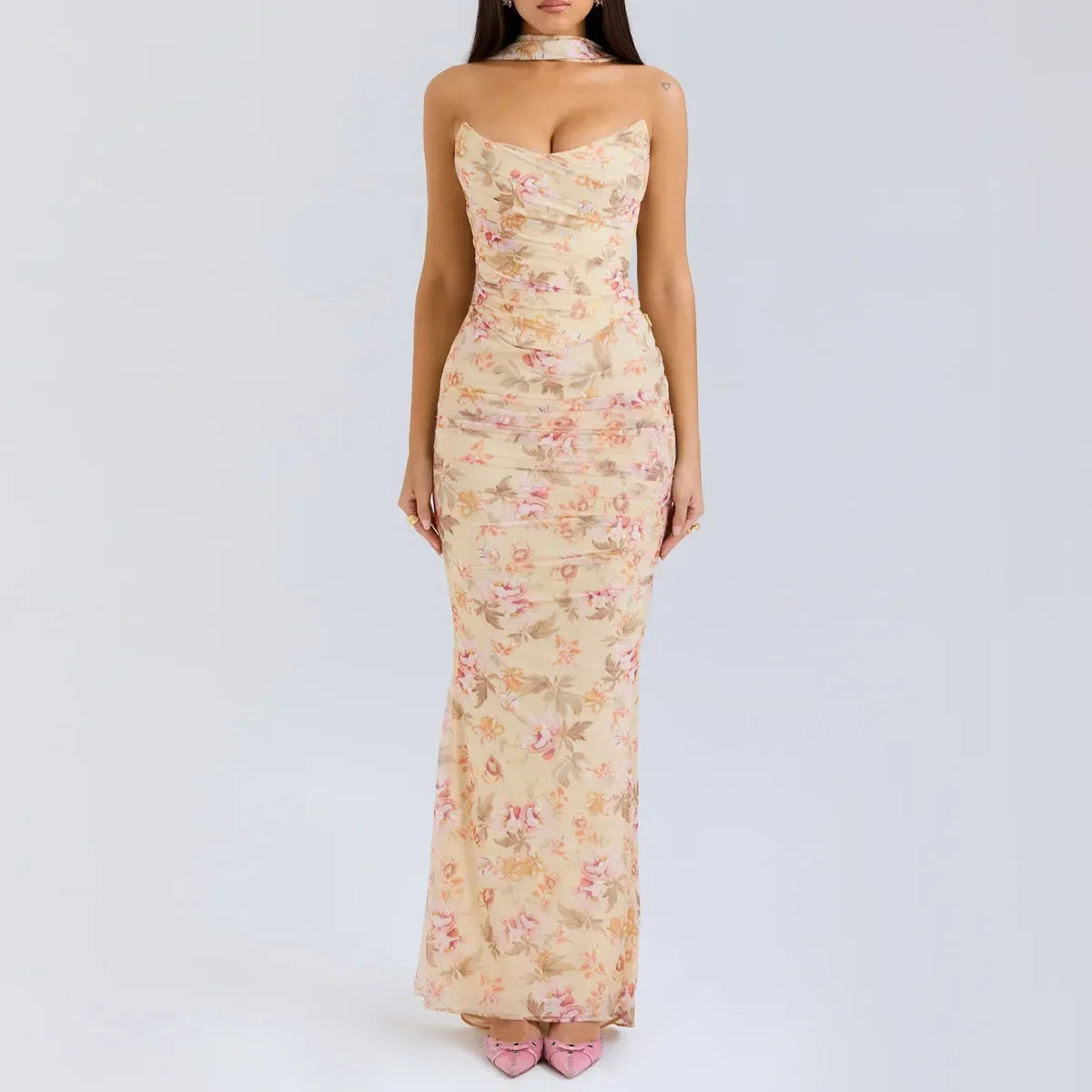 Trägerloses, gerafftes zweiteiliges Maxikleid