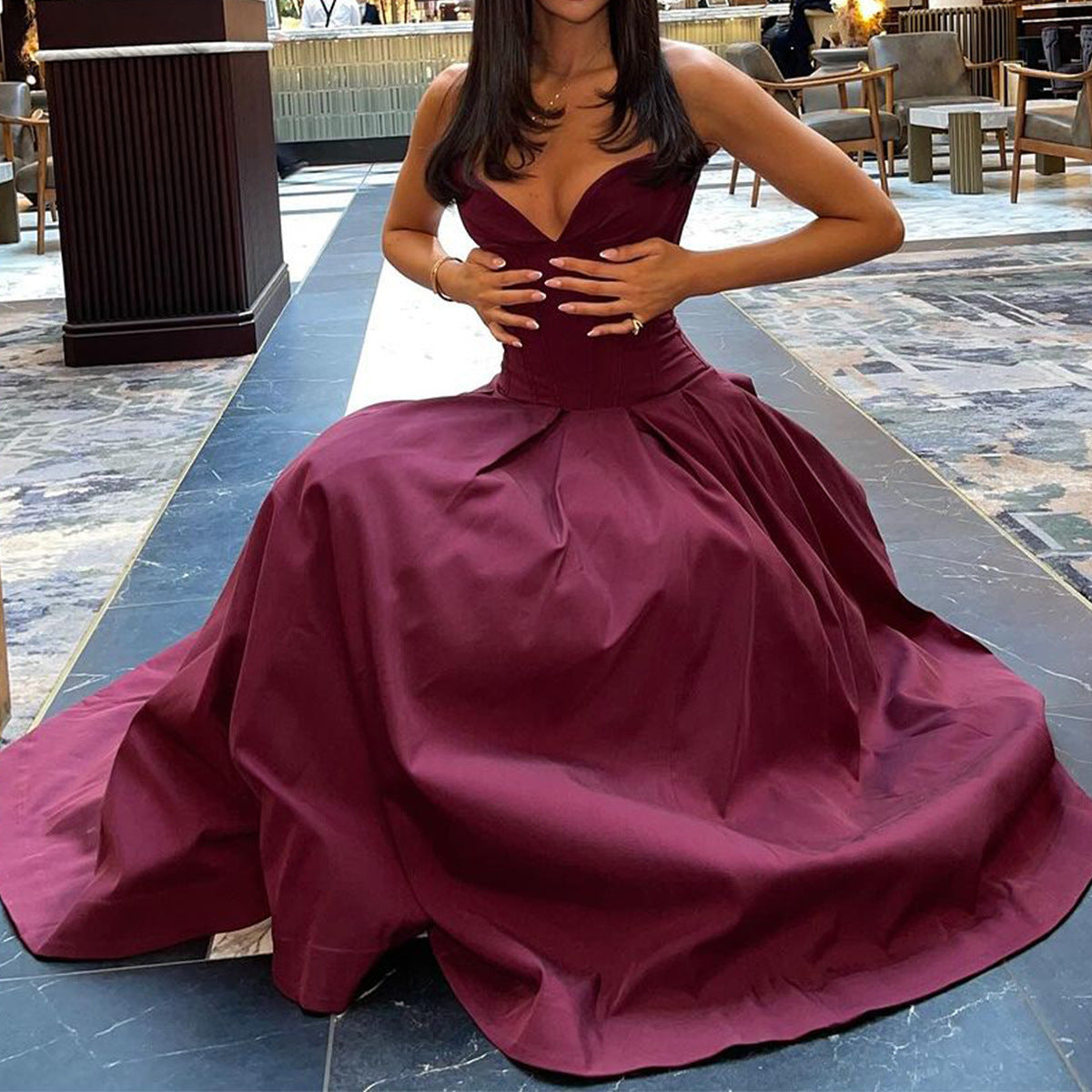 Trägerloses Sweetheart Korsett Midi Kleid