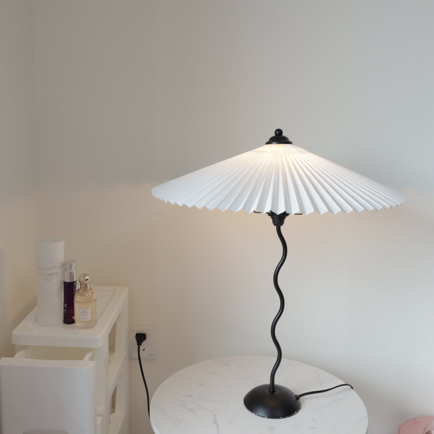 Squiggle Table Lamp | Elegant Curvy Design for Living Room and Bedroom 3