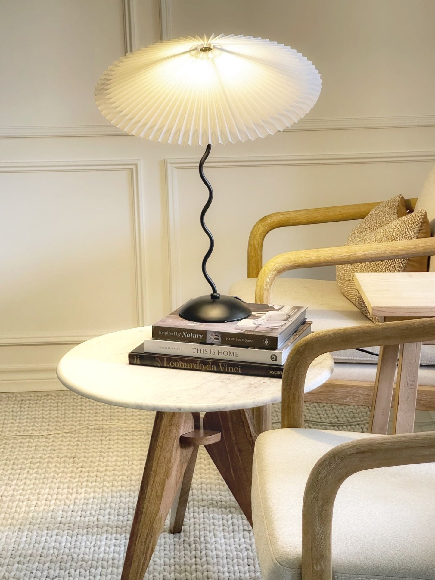 Squiggle Table Lamp | Elegant Curvy Design for Living Room and Bedroom 6