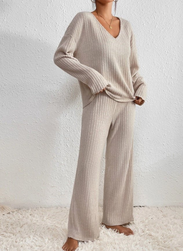 Two-Piece Womens Lounge Set in Soft Fabric – Modern Loungewear Set for Comfortable Relaxation and Versatile Outfits 6