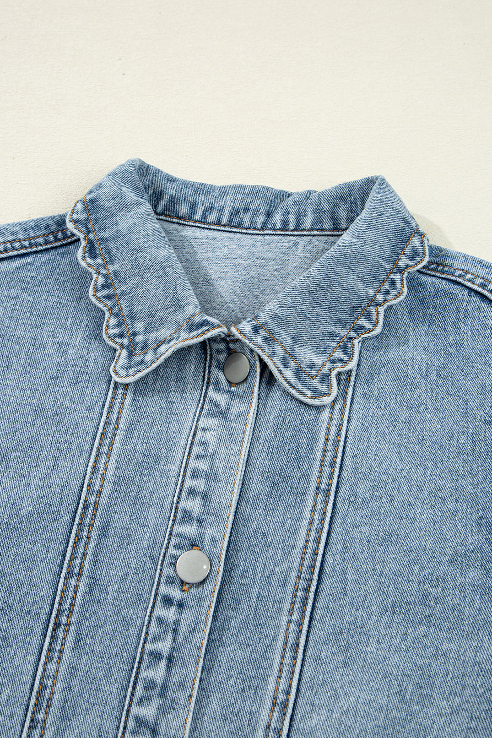 Brooklyn kamskjellkant knappet denimjakke