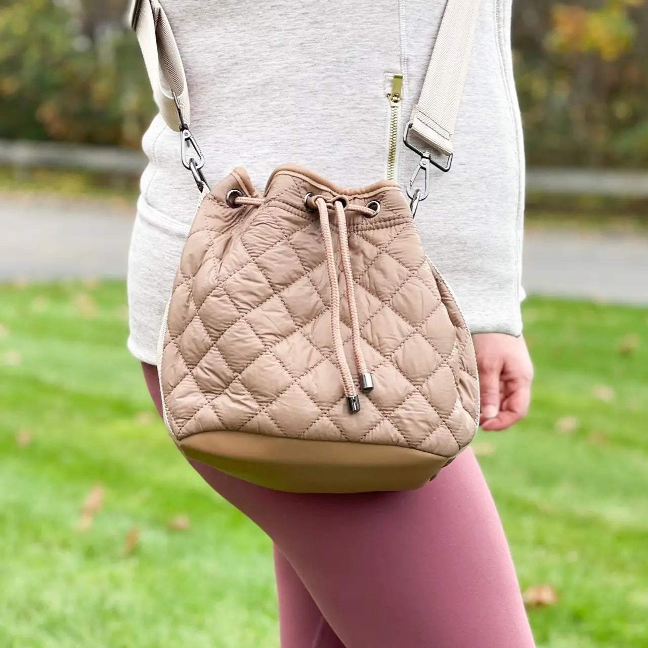 The Sutton Puffer Bucket Bag | 3 färgalternativ