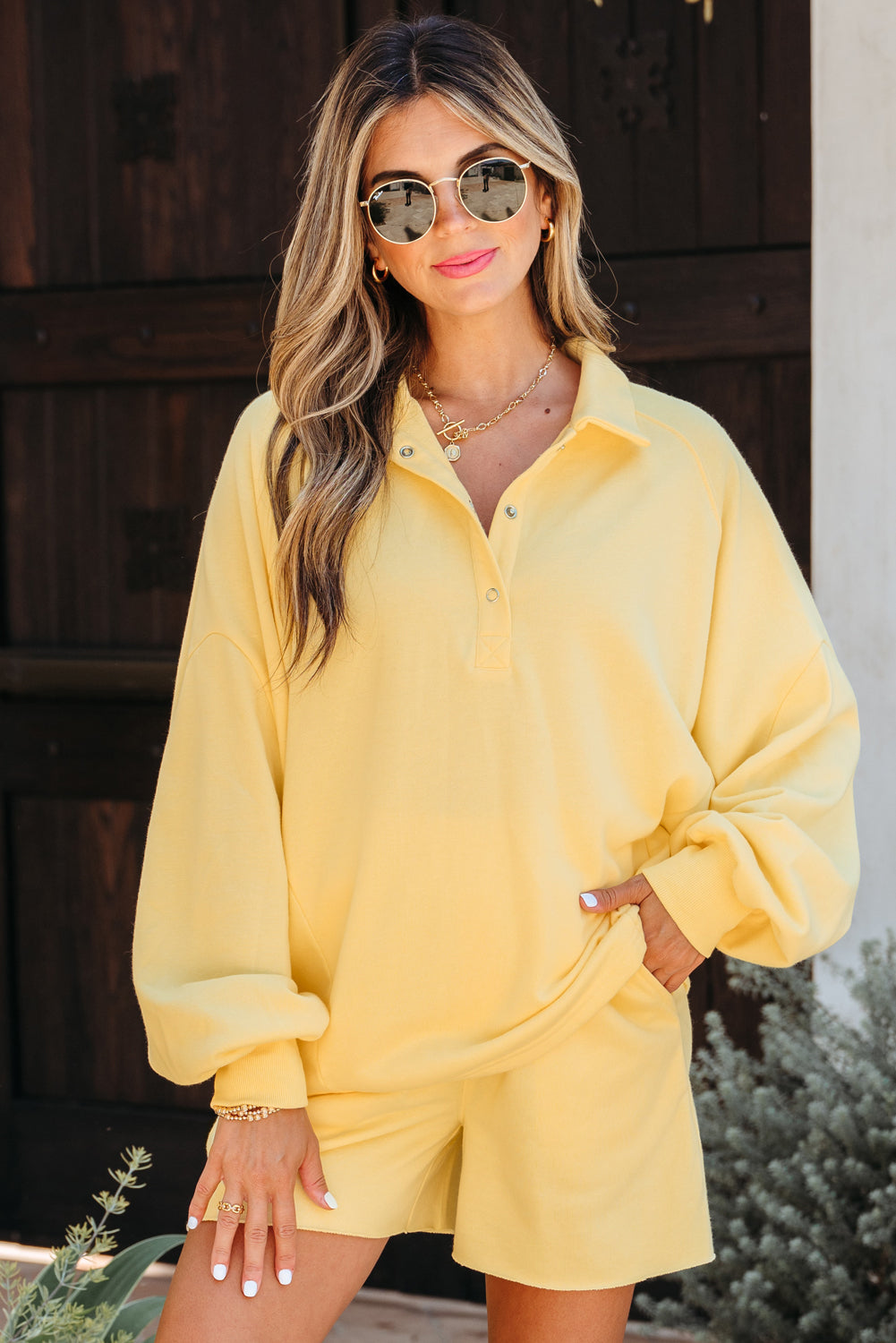 Kylie Knopfleistenkragen Oversize-Pullover und Shorts 2-teiliges Outfit