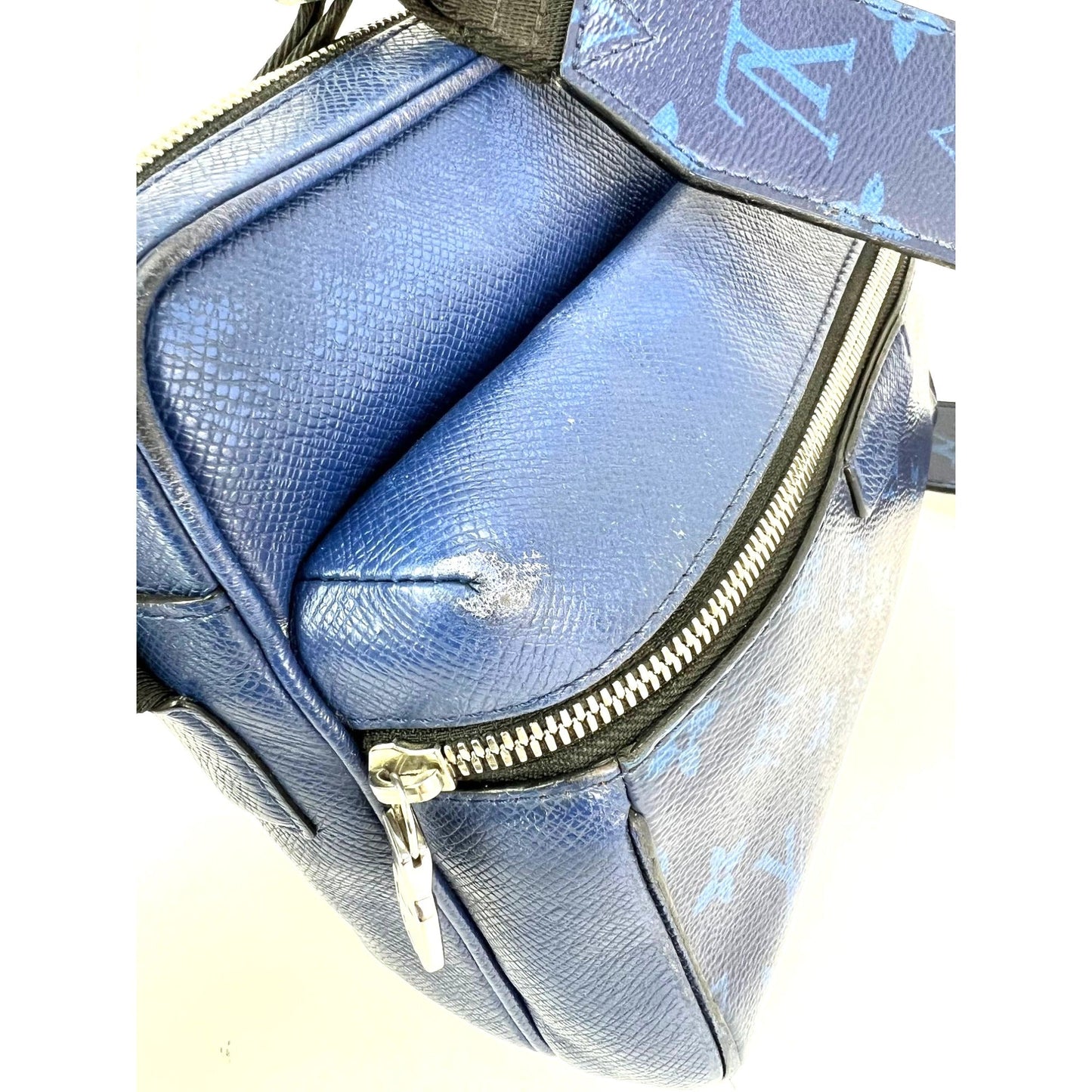 LOUIS VUITTON Taigarama Outdoor Blue Messenger Bag