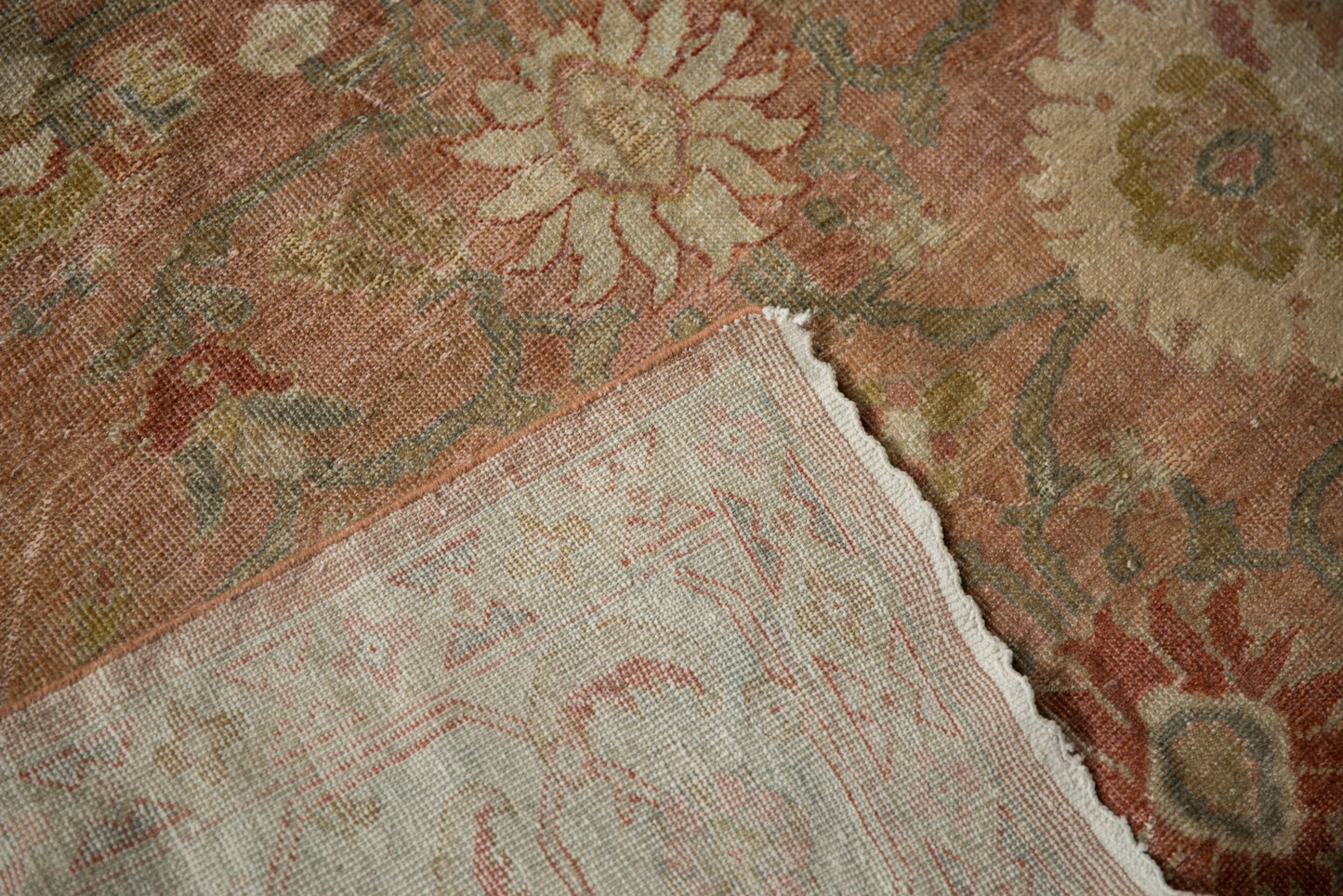 6.5x10 Vintage Distressed Mahal Carpet