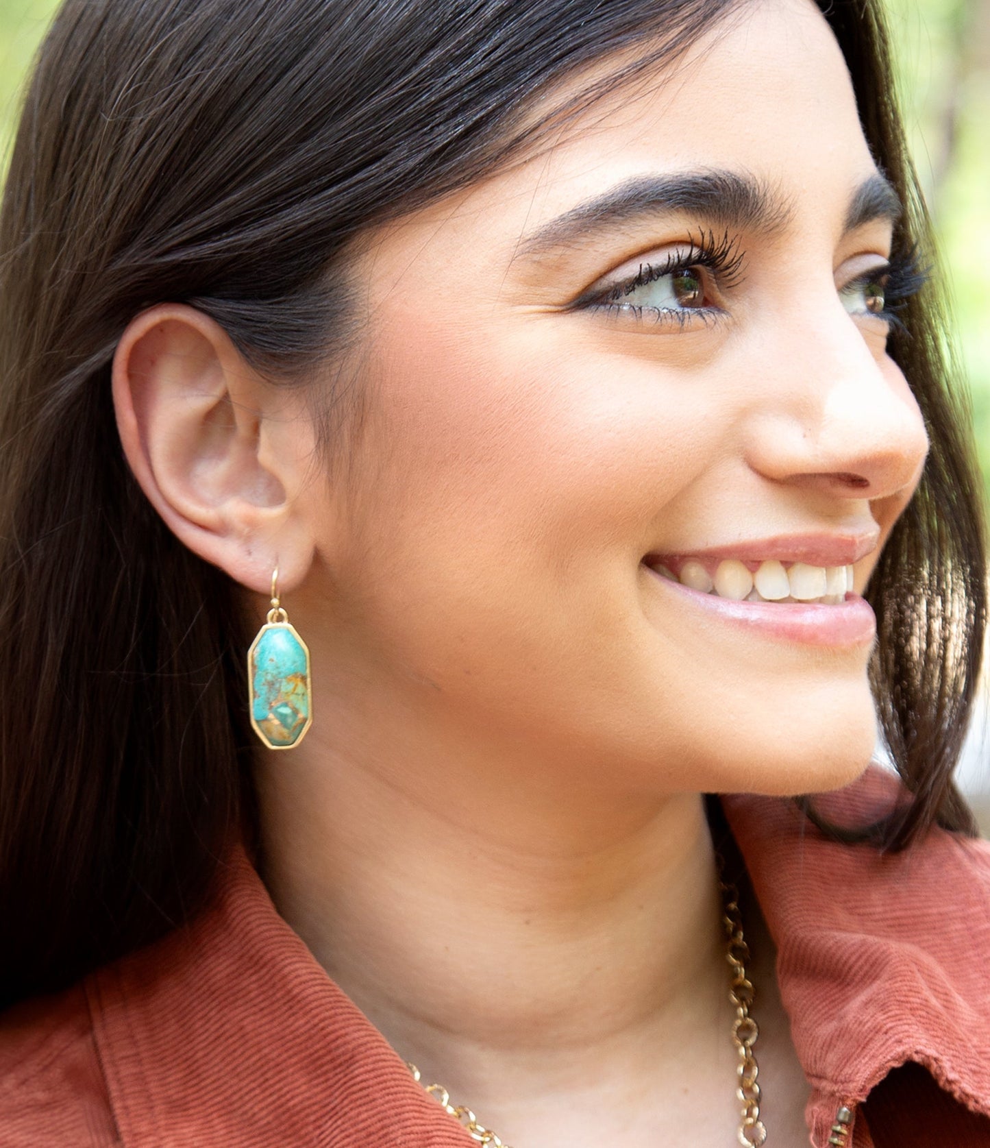 Dolce Orecchini a Goccia Dorata con Matrice Turchese Blu Teal