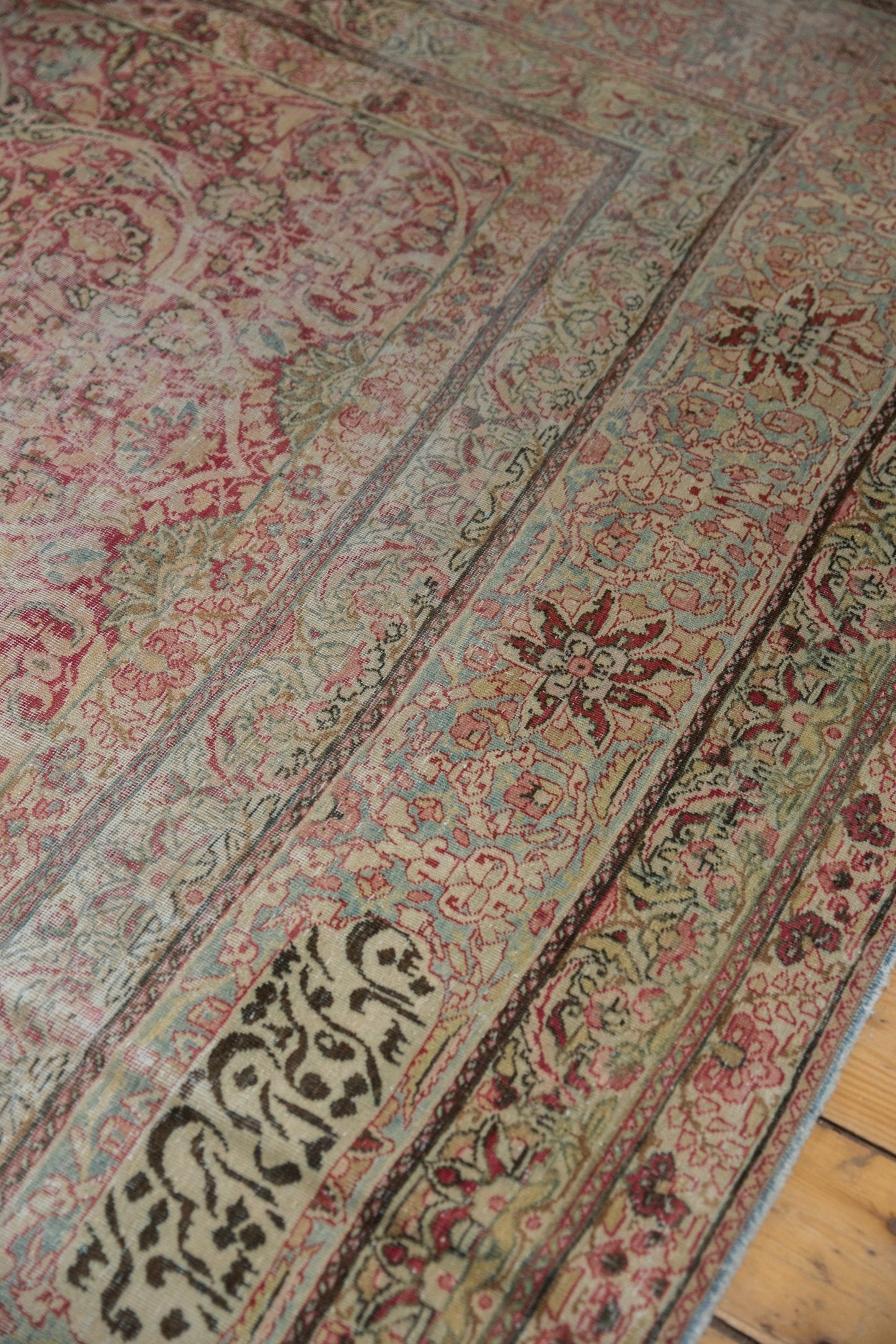 9.5x18.5 Antique Distressed Kermanshah Carpet
