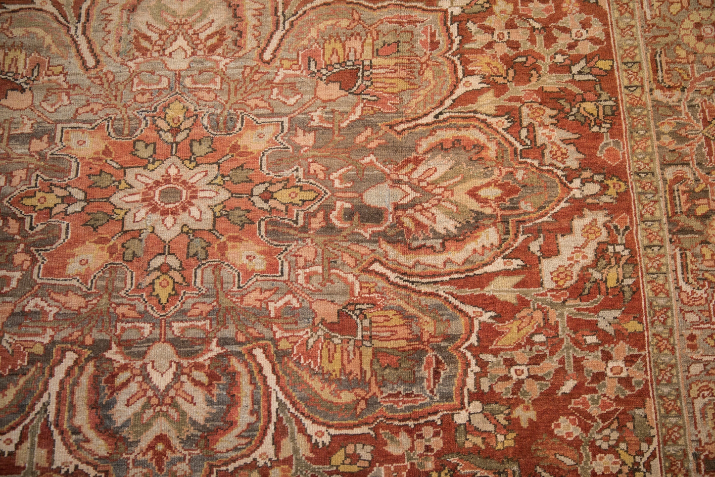 8x11 Vintage Distressed Ahar Carpet