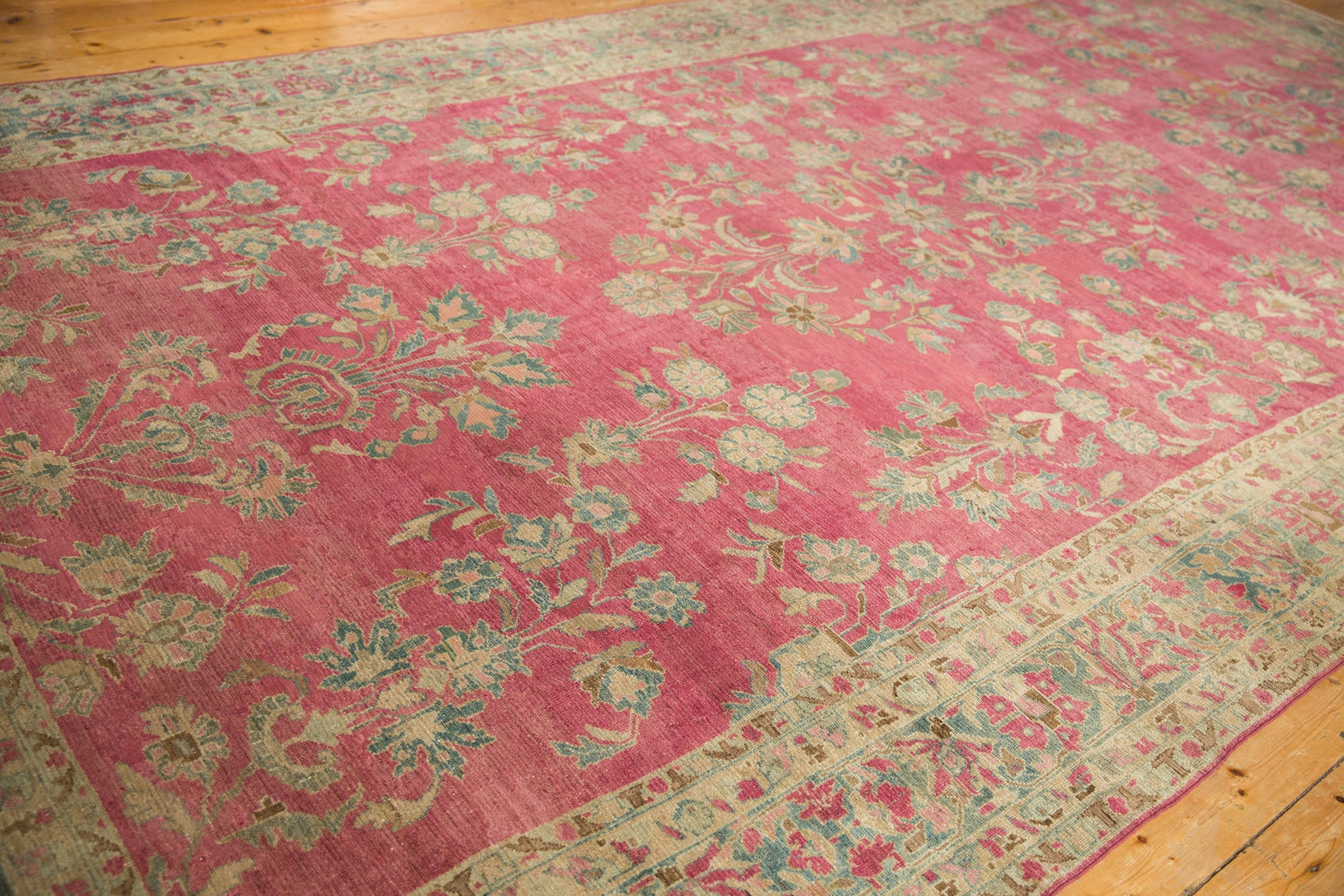8.5x16 Antique Distressed Lilihan Carpet