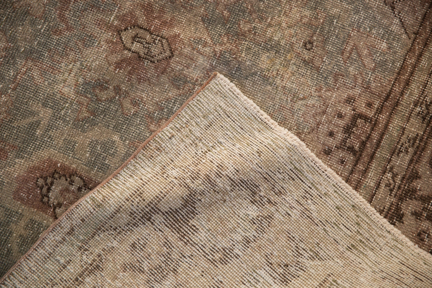8x11 Vintage Distressed Mahal Carpet