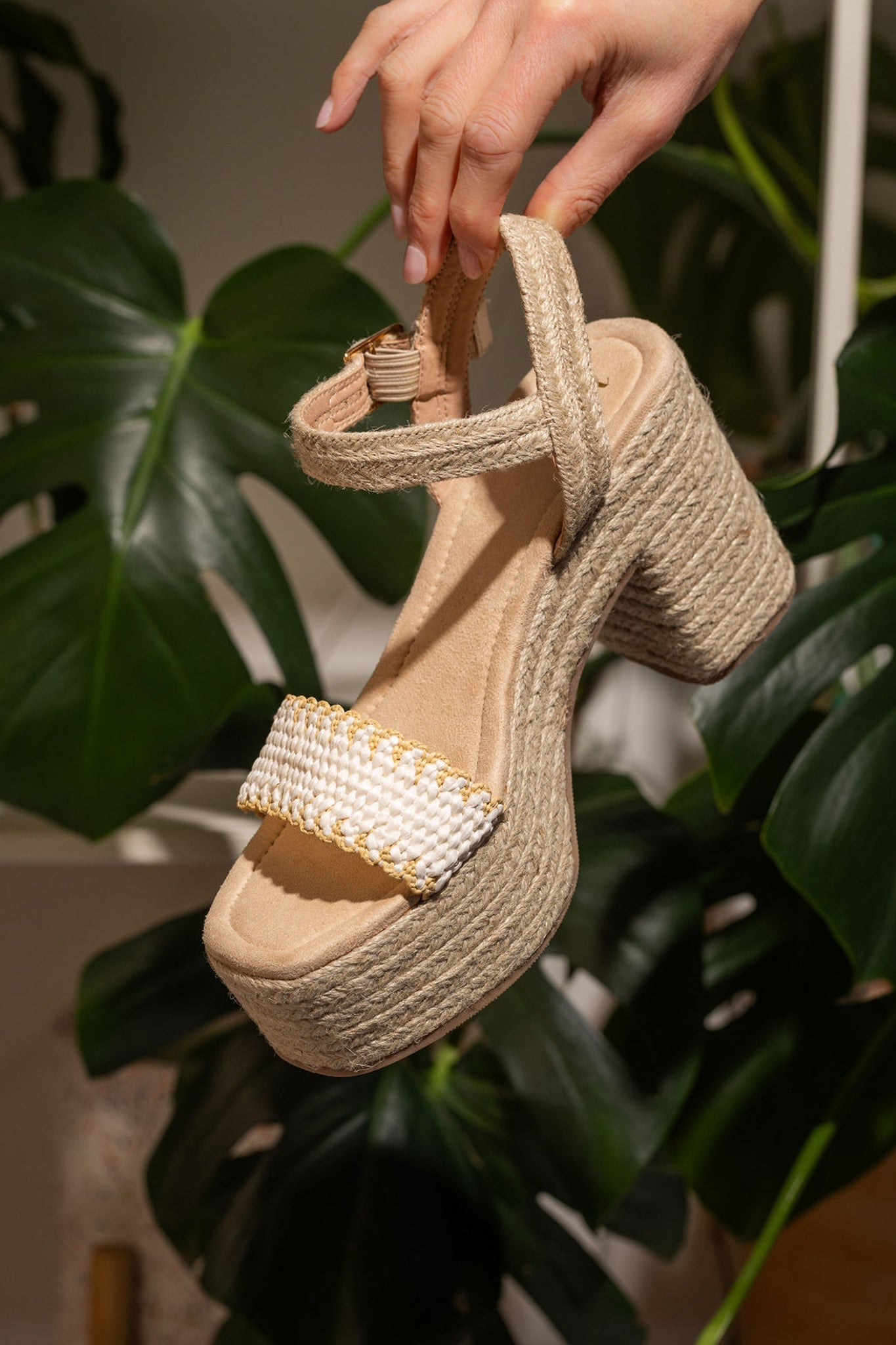 Sandali con piattaforma Elise in bianco sporco