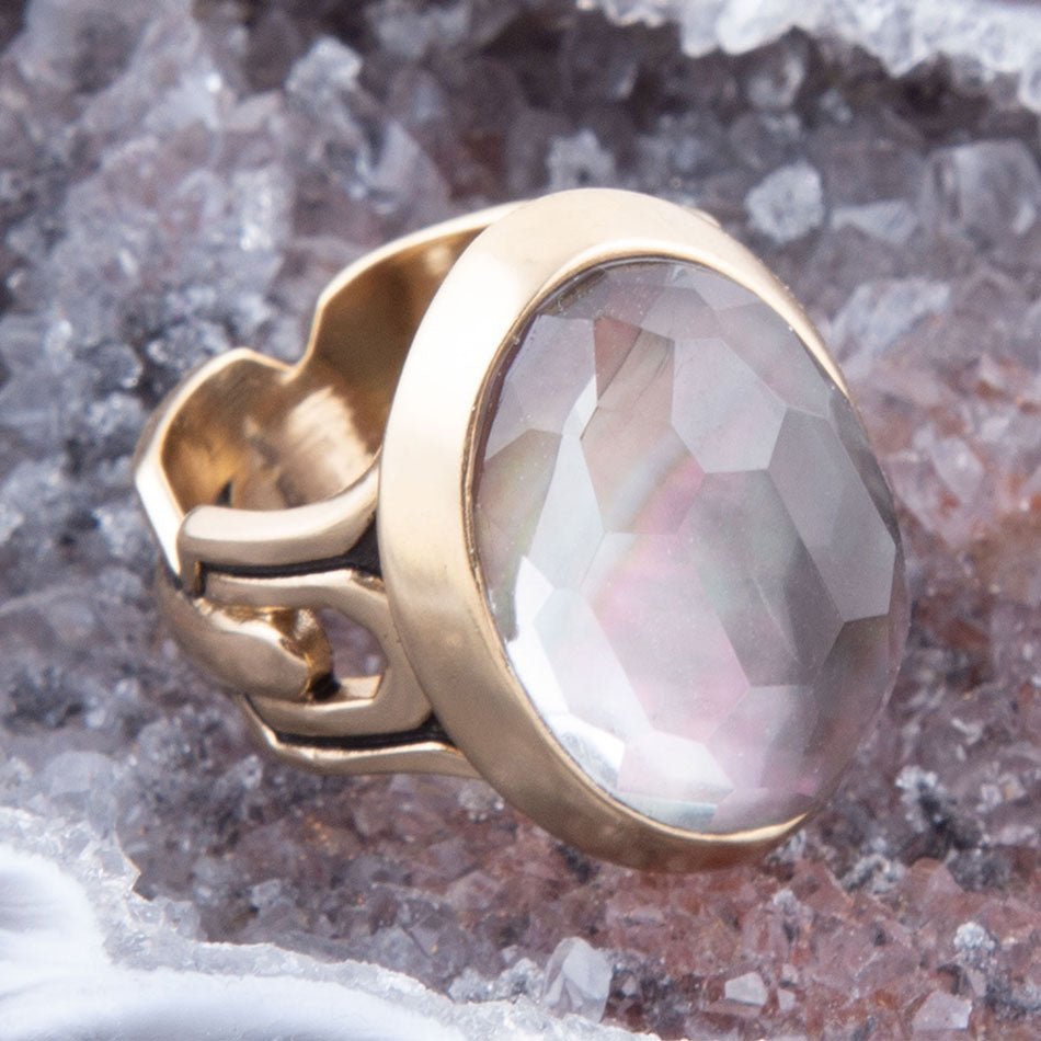 Anello a cupola dorata con madreperla nera Etto