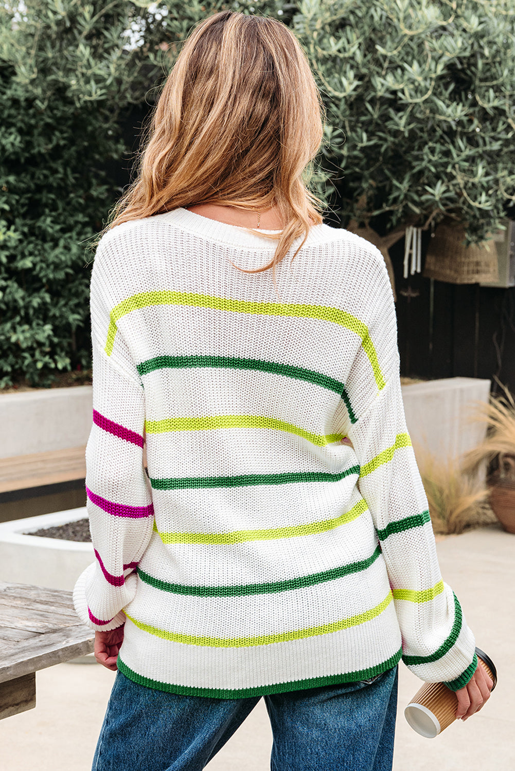Kolorowy sweter w paski z okrągłym dekoltem Emerson