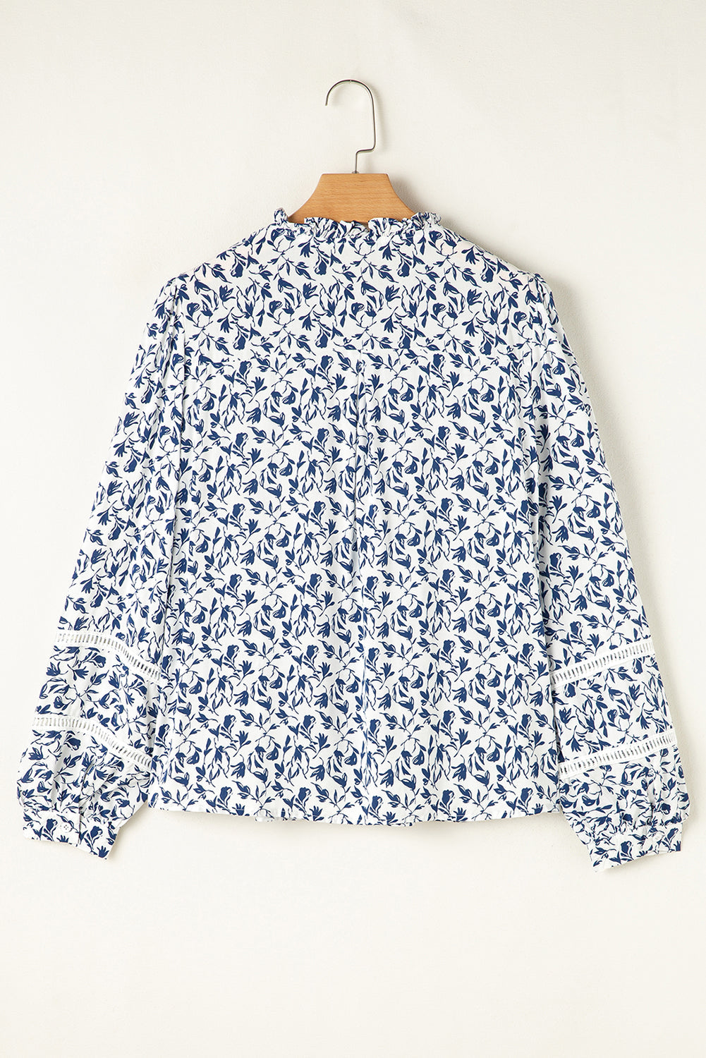 Melanie Spitzenbluse mit floralen Puffärmeln