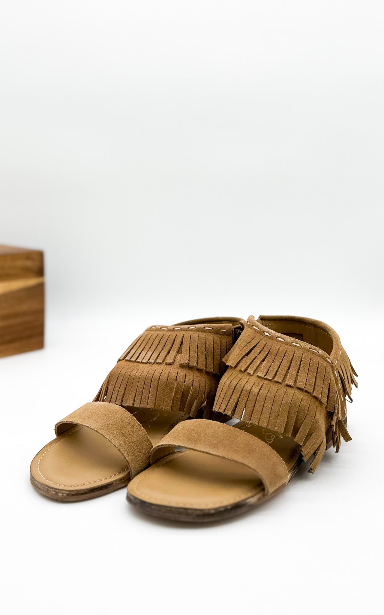 Sandał Fringe Star w kolorze Tan