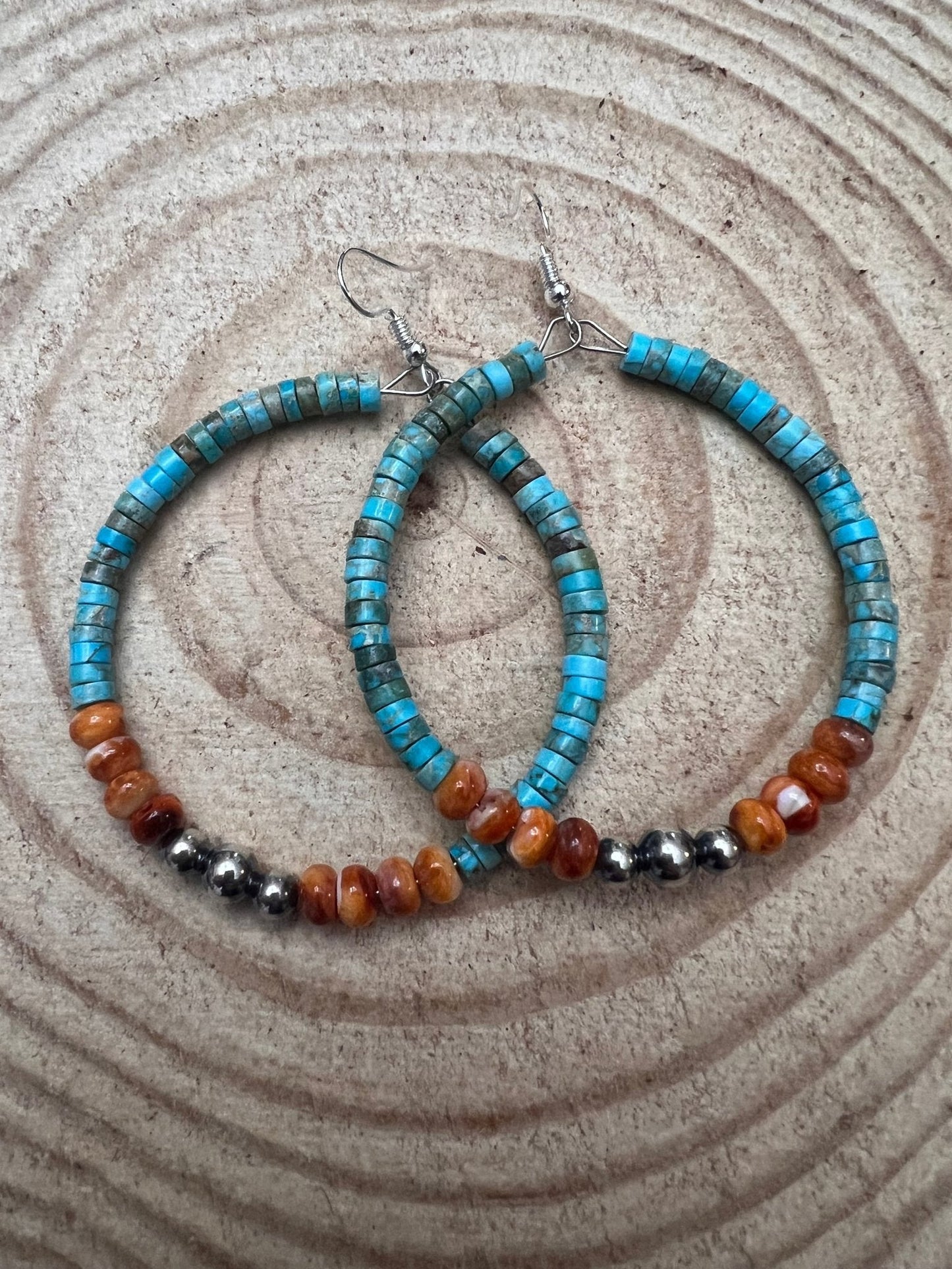 Pendientes de aro con turquesa, ostra espinosa y perlas de plata de ley - aros de 2 1/4 pulgadas