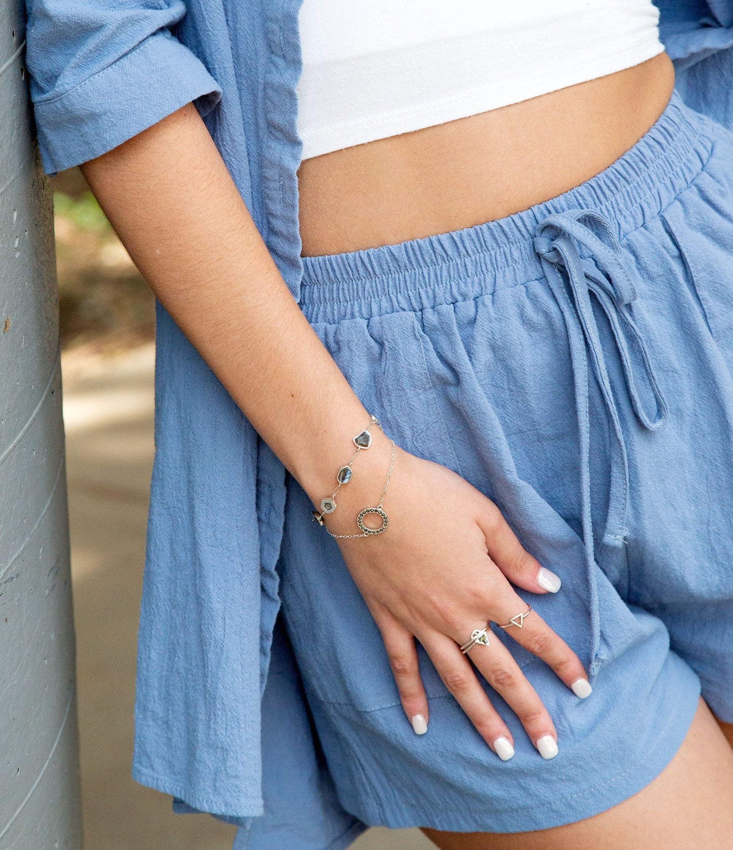 Labradoriet en zilveren armbandlijn