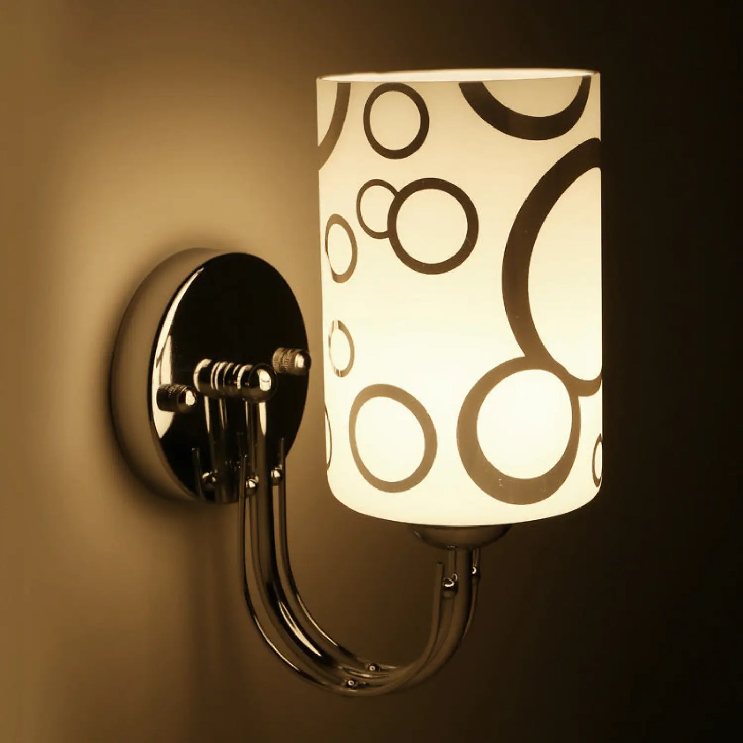 Lyxig vägglampa för sovrum och hall med designad finish
