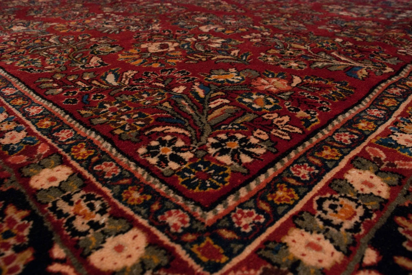 10.5x18.5 Vintage American Sarouk Carpet