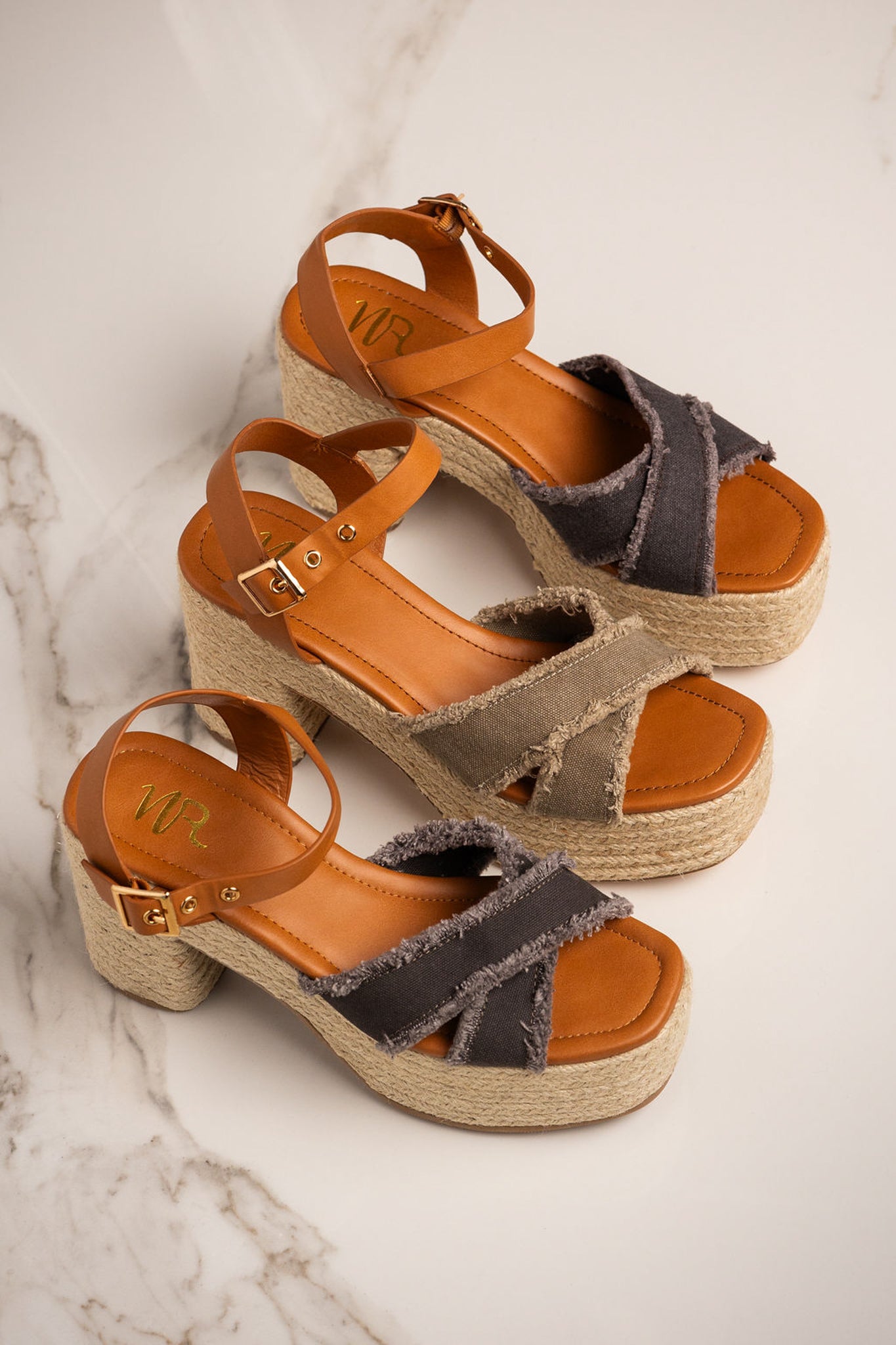 Nana Plattform-Sandalen in Khaki