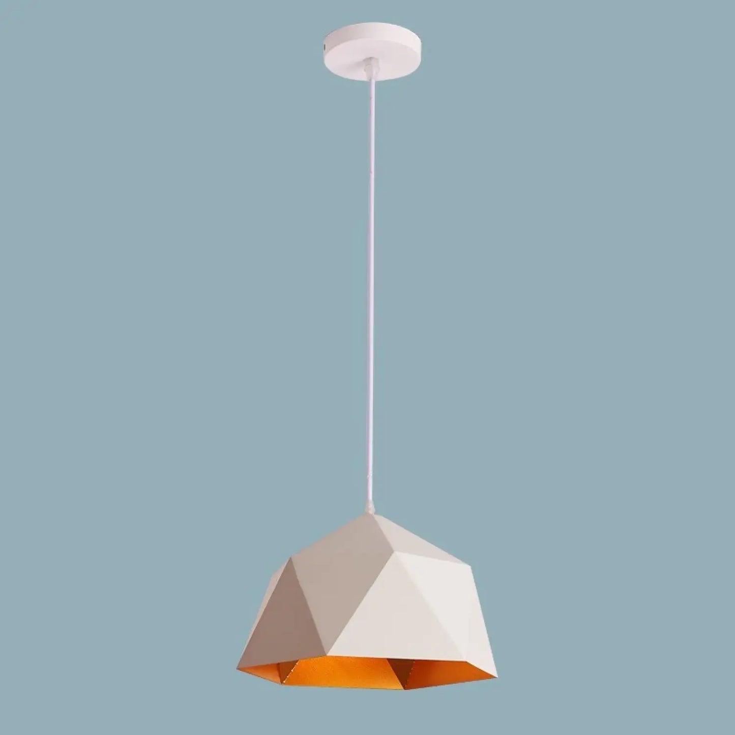 Nordisk hängande lampa över köksö för kök och matplatsstämning